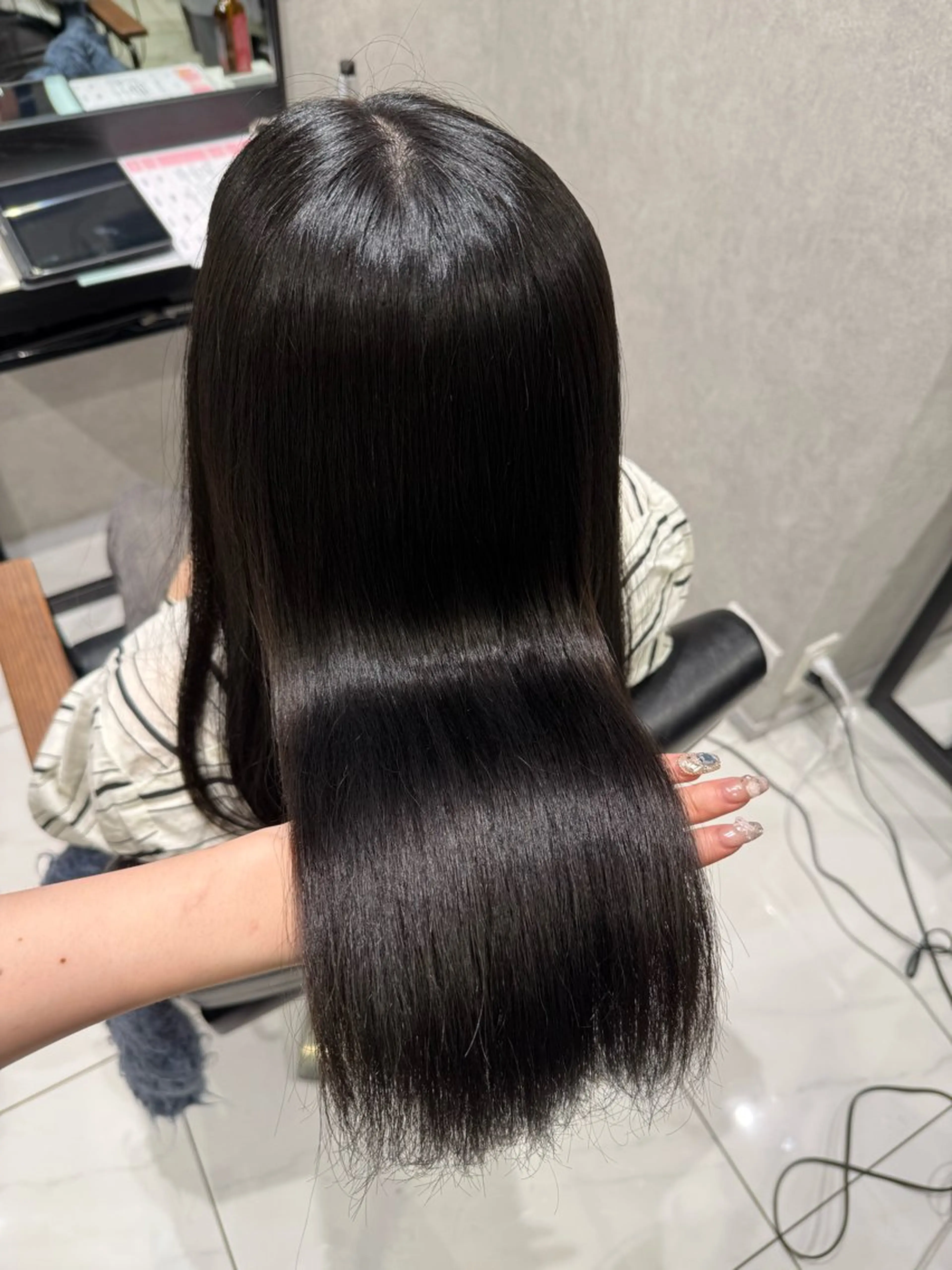 ロング 艶ブラウン/赤み消し /盛れる顔周りのヘアスタイル