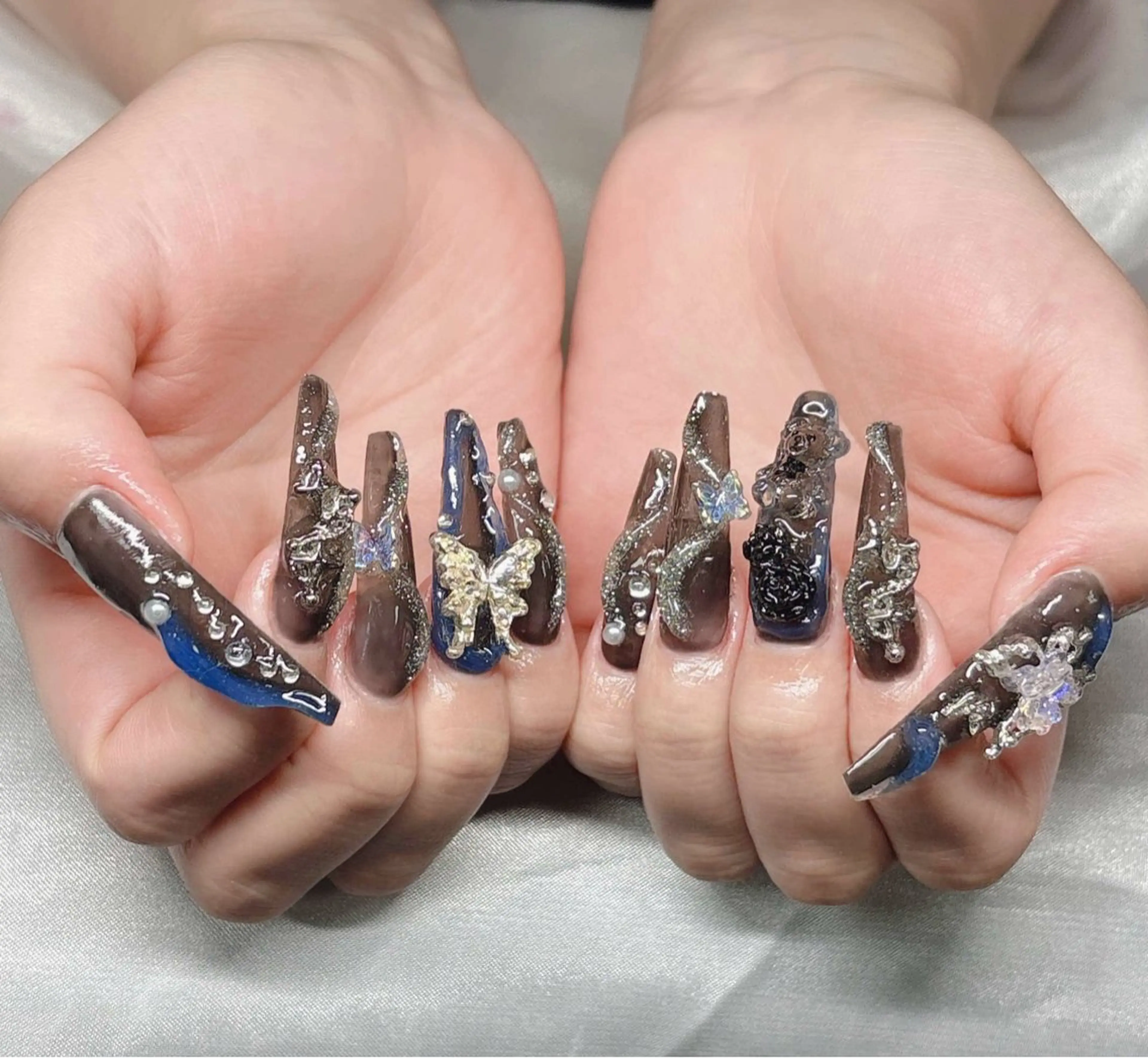 ネイル 長さ出し グラデーション 卒業式 キラキラネイル マグネットネイル ハンドネイル Lee Nailsのネイルデザイン