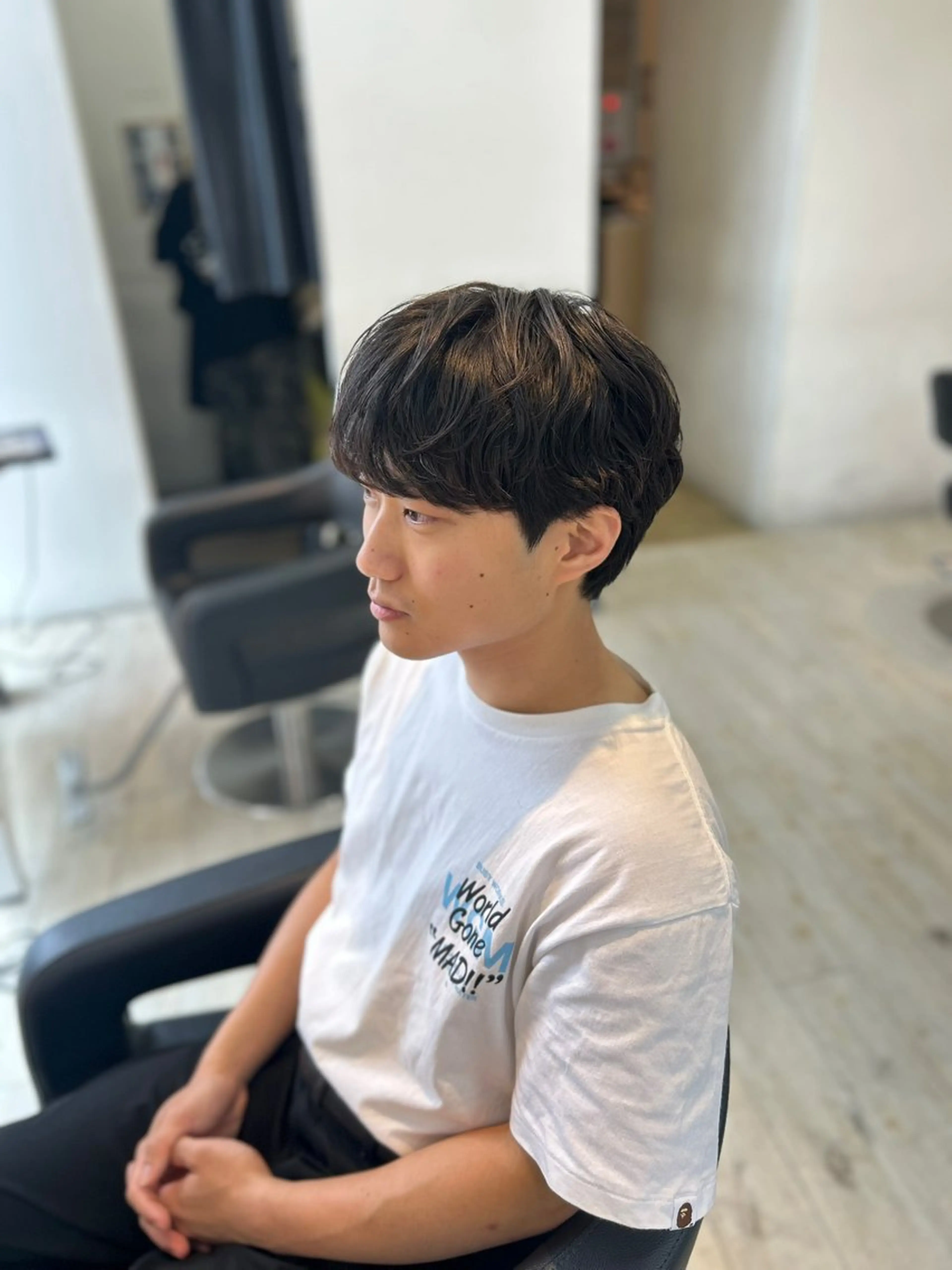 パーマ メンズ メンズ韓国風 メンズパーマ カット パーマ 有働由良／ハイトーン ／韓国メンズヘアのヘアスタイル