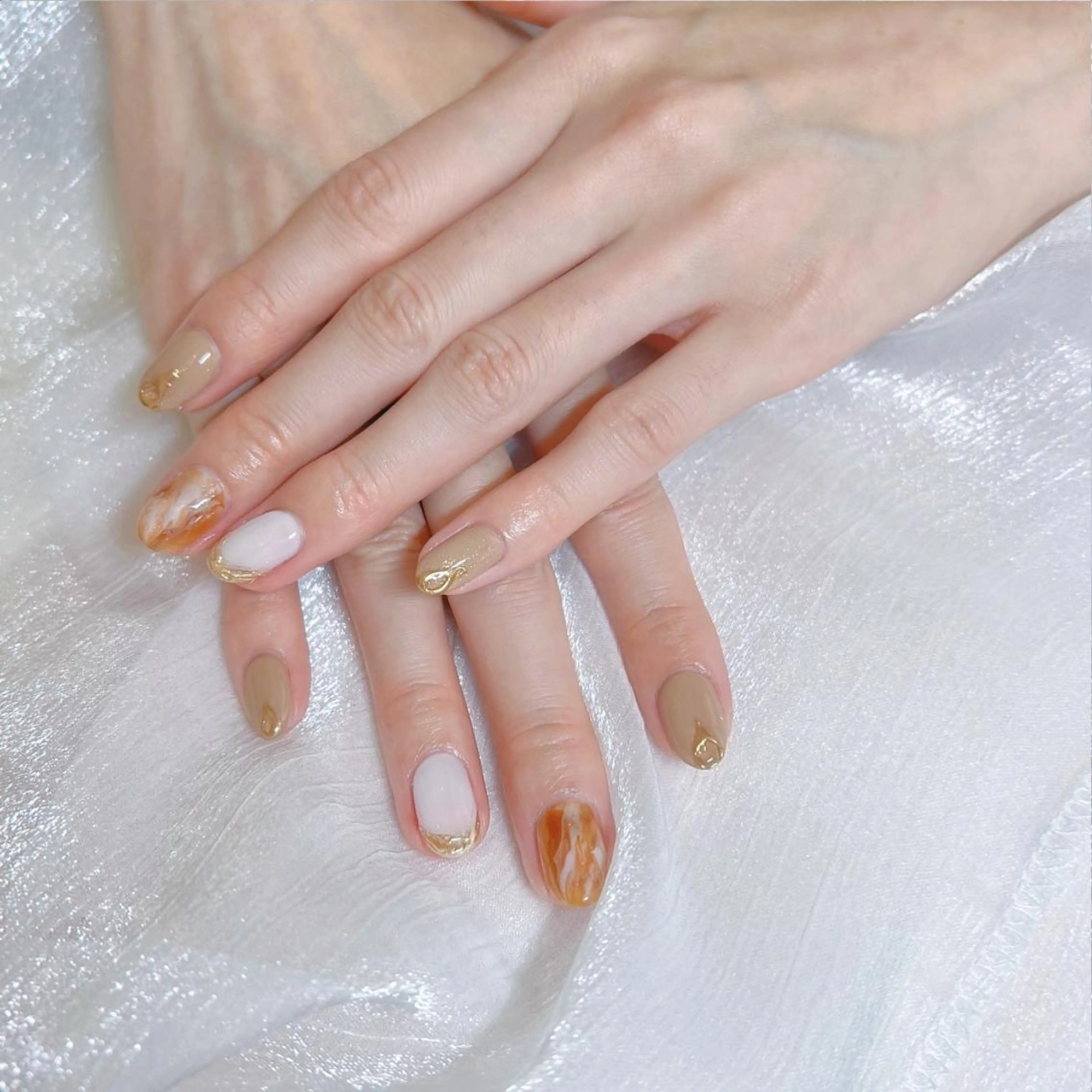 ネイル オーロラネイル フットネイル フレンチネイル ジェルネイル 韓国ネイル ハンドネイル ハンドケア 【ENサロン】 Rei🎀Nailのネイルデザイン