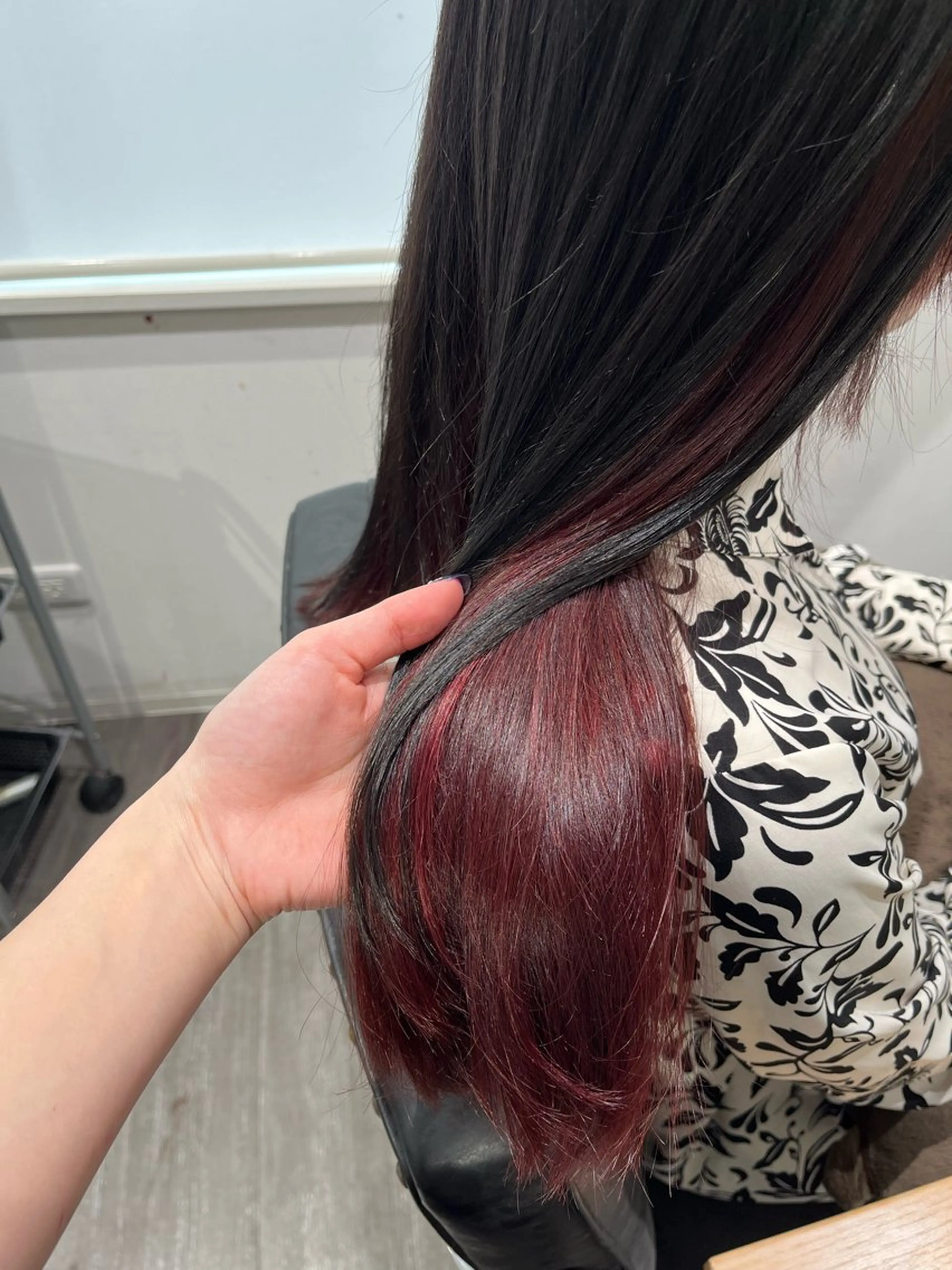ロング カラー インナーカラー レッドカラー 大野 美紅のヘアスタイル