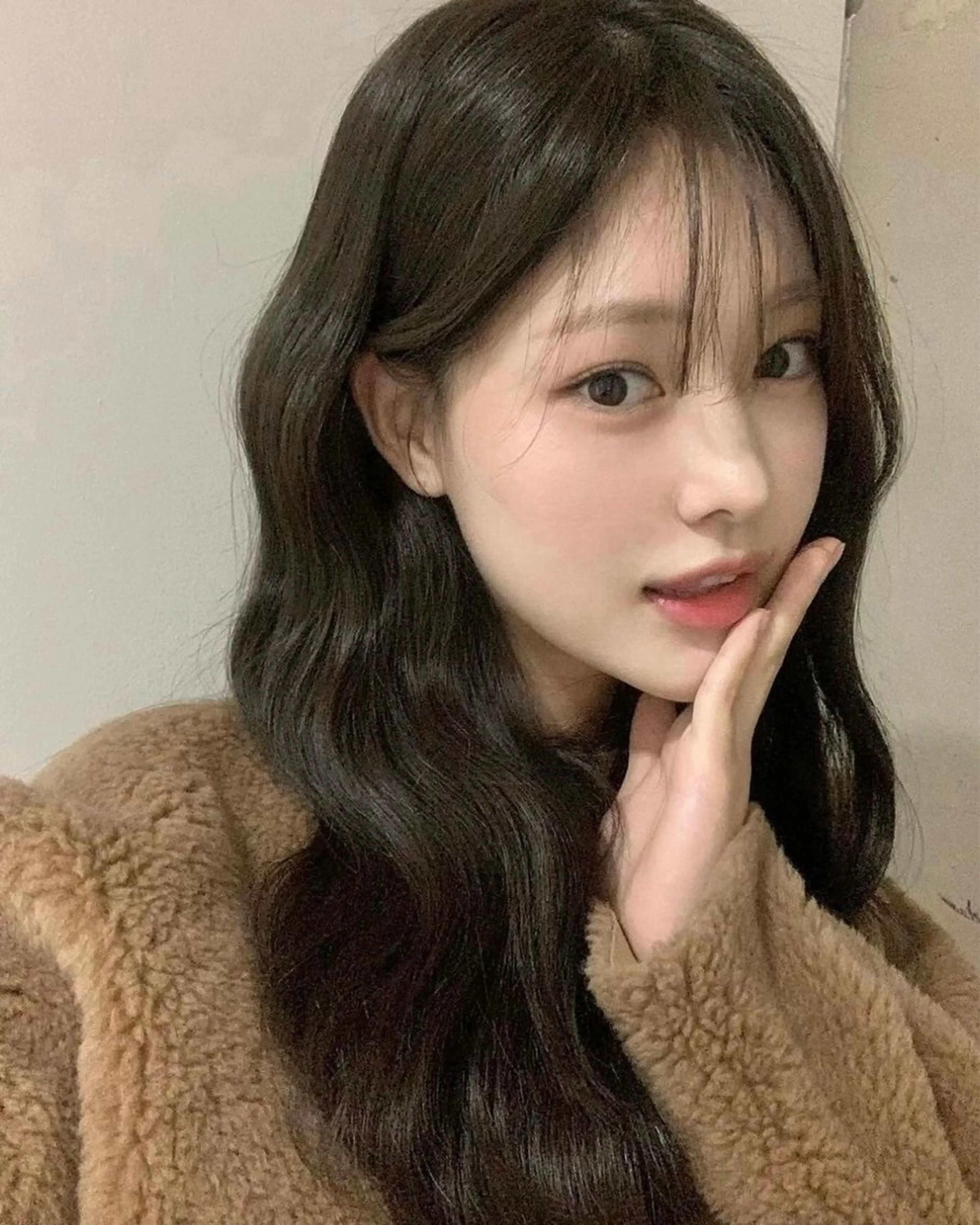 セミロング カラー 韓国風ヘア レイヤーカット 韓国/レイヤーカット 髪質改善特化のヘアスタイル