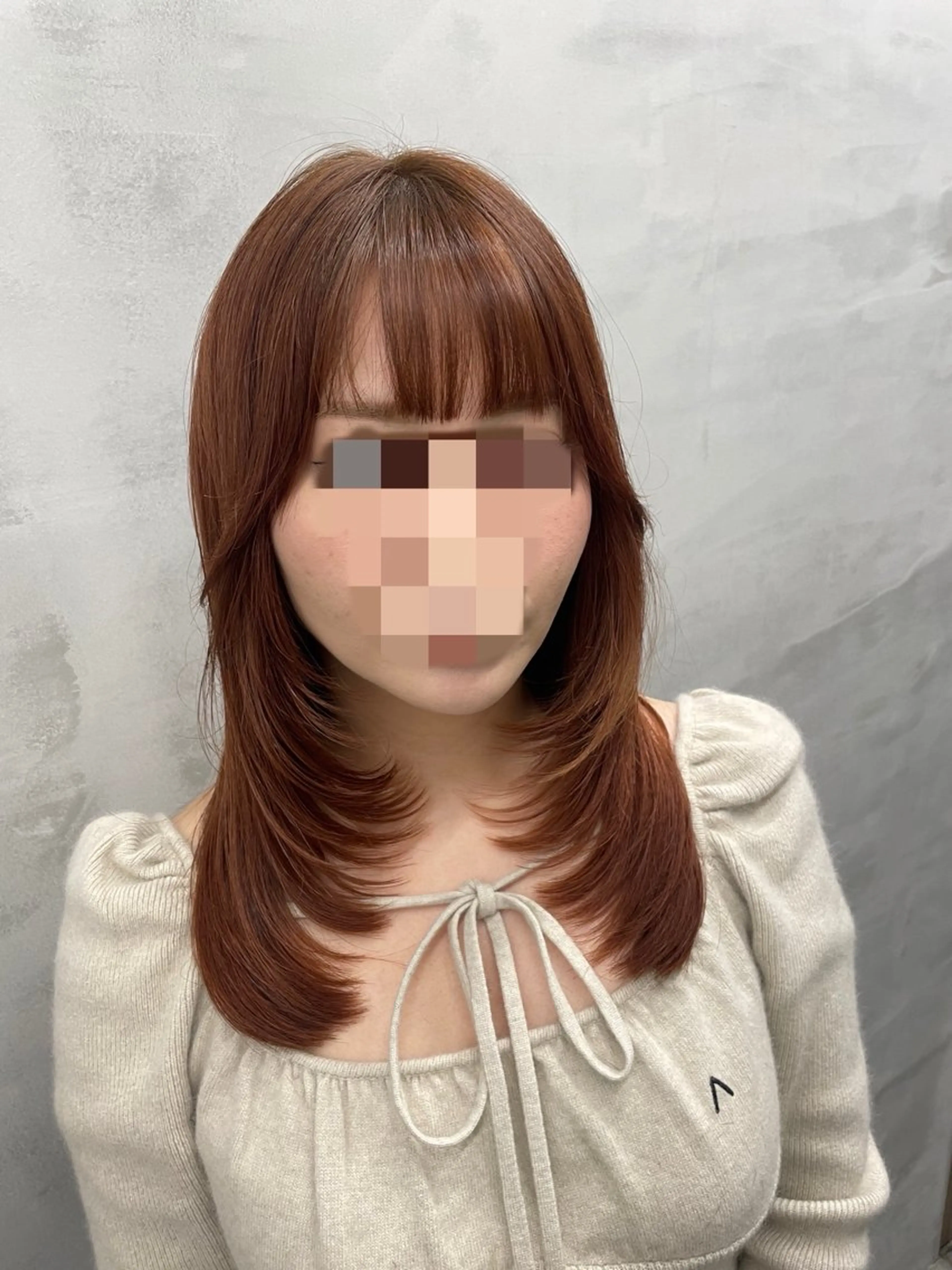 ミディアム カット ヘアカラー トリートメント レイヤーカット 小林優のヘアスタイル