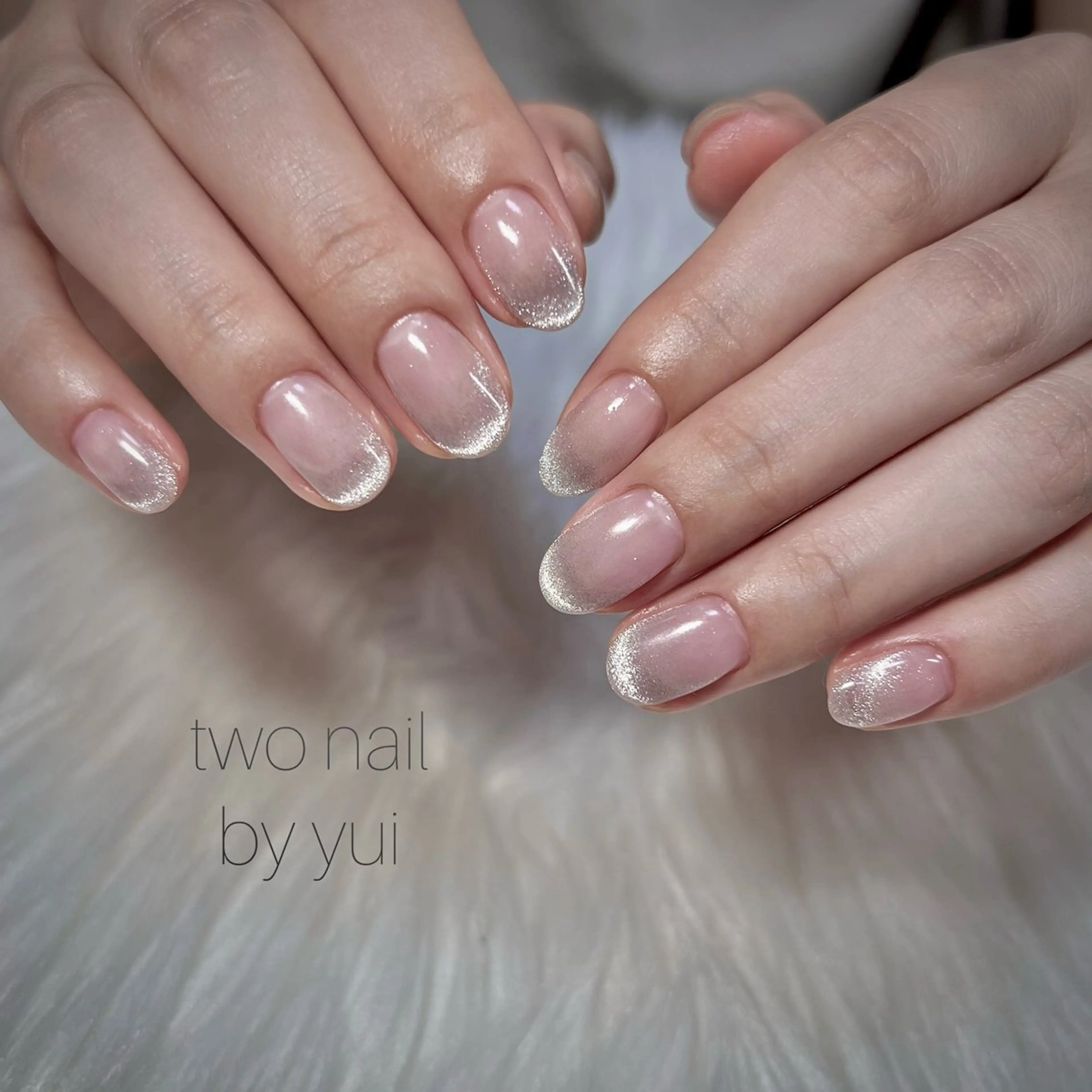 ネイル キラキラネイル マグネットネイル ネイルチップ ホワイト ハンドネイル two nailのネイルデザイン