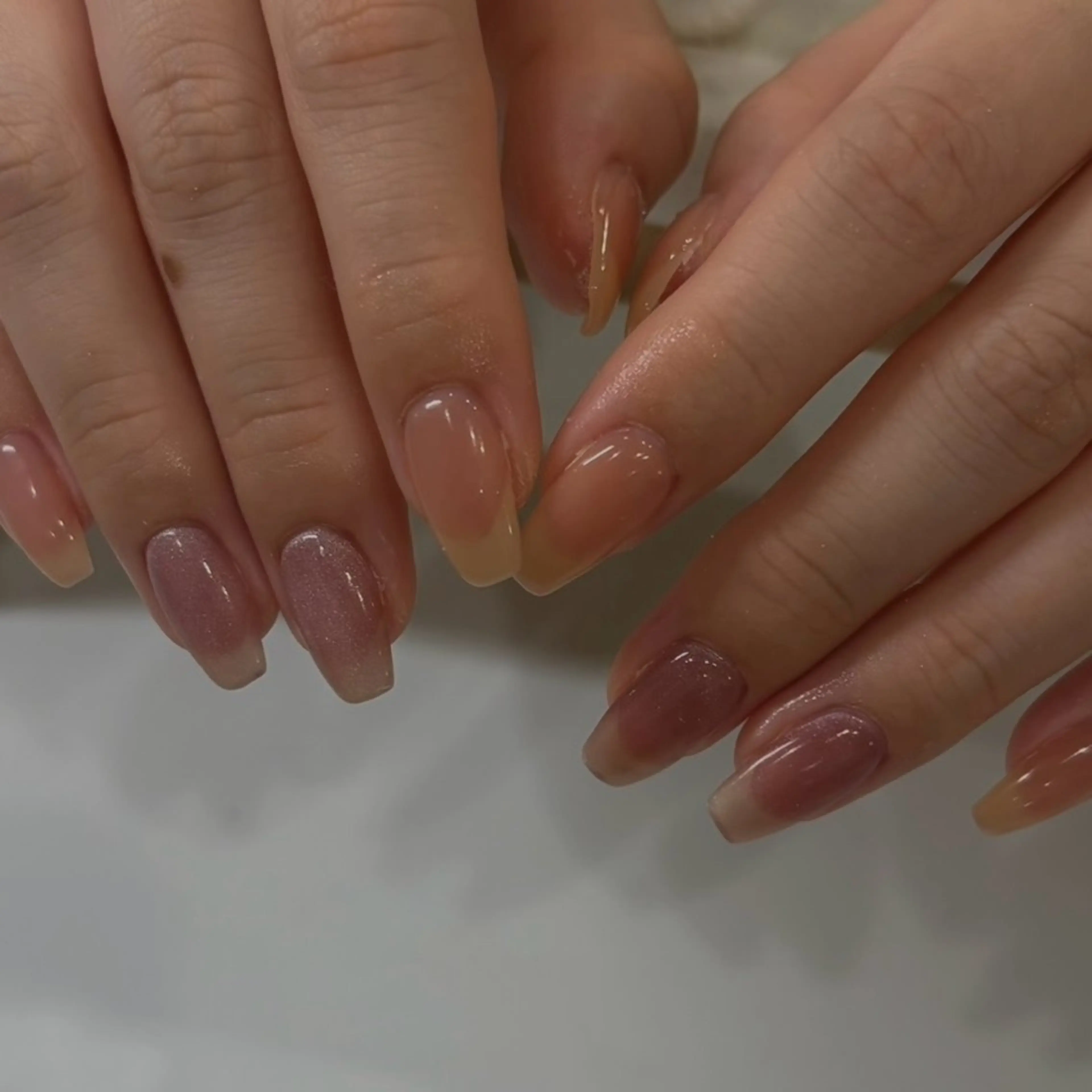 ネイル ハンドネイル 𝑟𝑖𝑠𝑎 🕯‎🤍のネイルデザイン