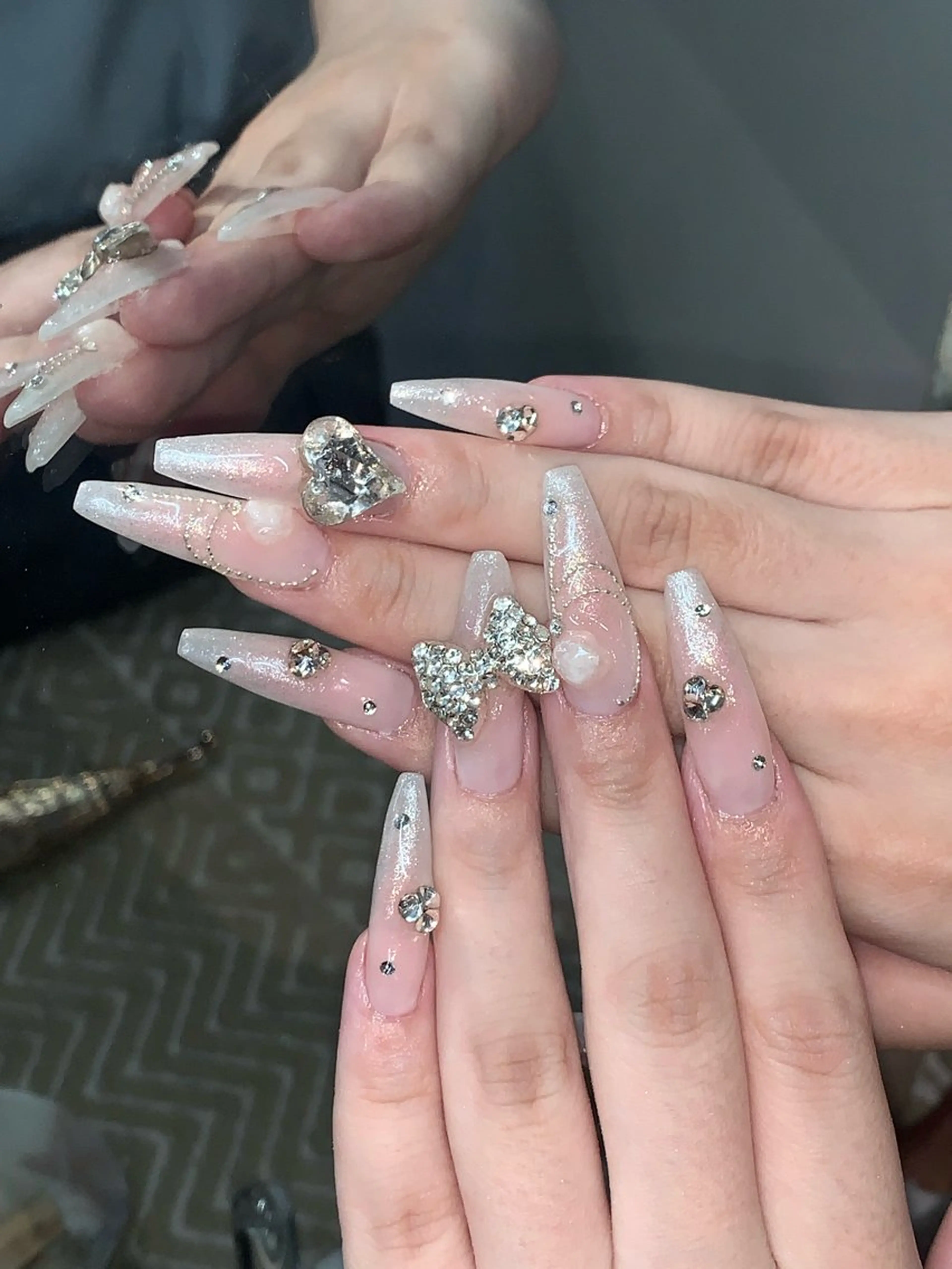 ネイル ハンドネイル NES NAIL所属・さゆり￤推しキャラ ￤ロングネイル🩷のネイルデザイン