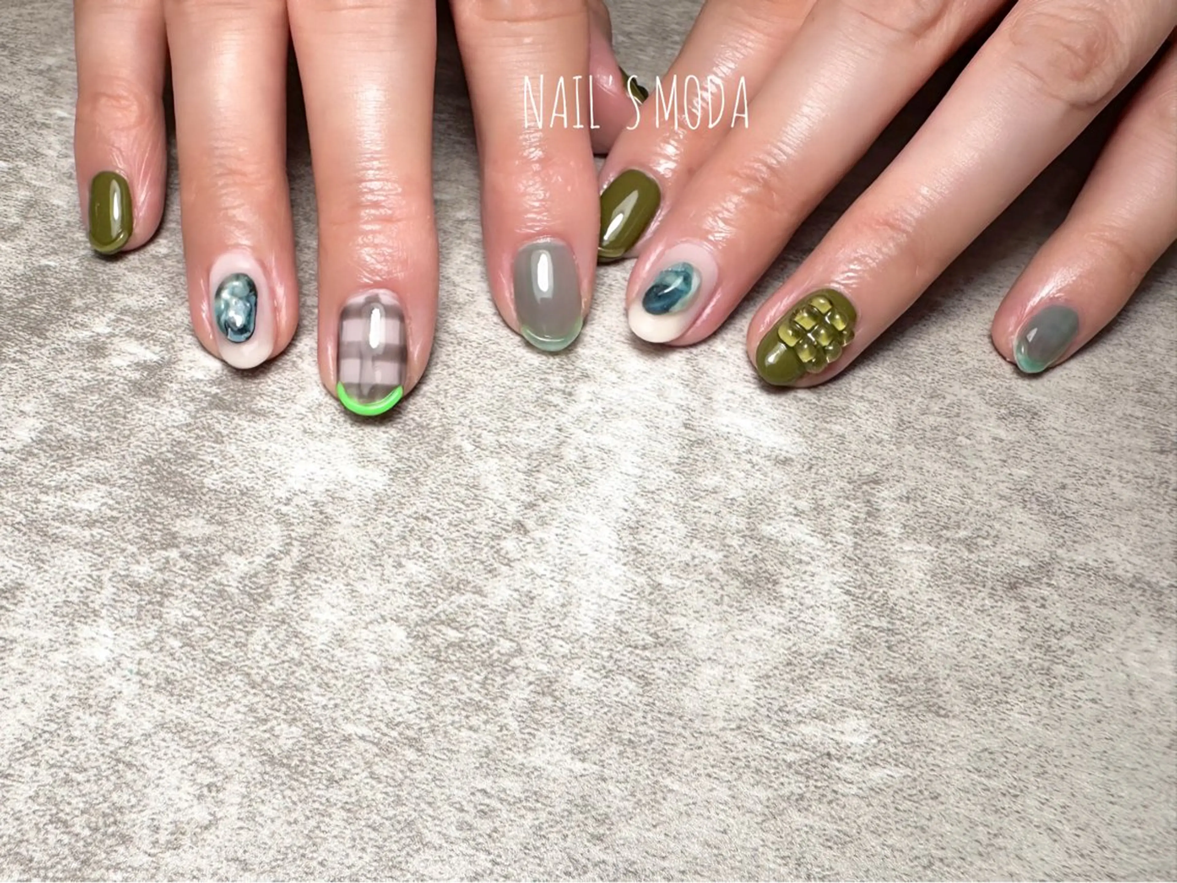 ネイル ピスタチオネイル NAIL'S MODAのネイルデザイン