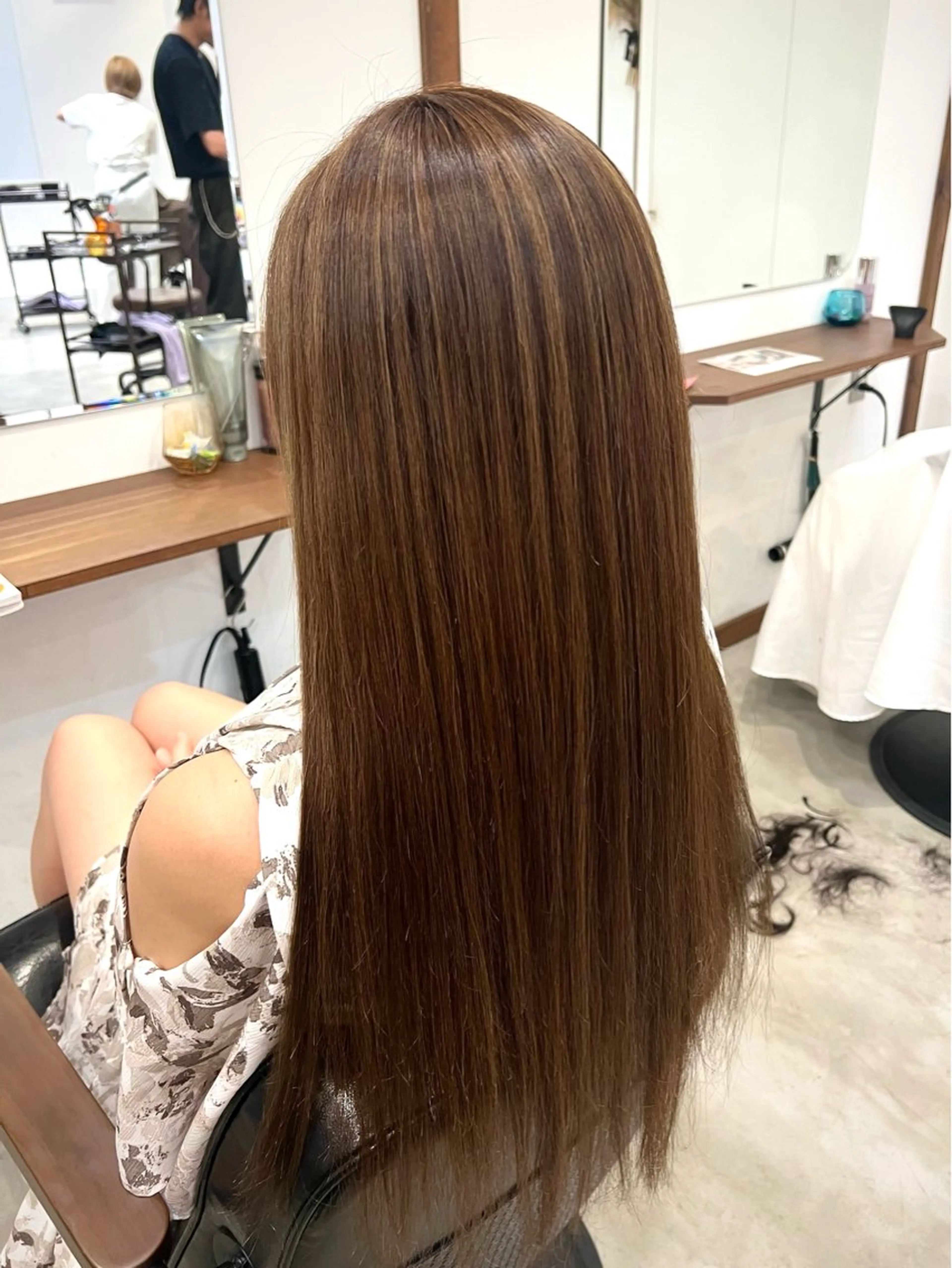 ロング カラー ベージュカラー ハイライトカラー ハイライト ヘアカラー Ami ブリーチ/ハイトーンのヘアスタイル