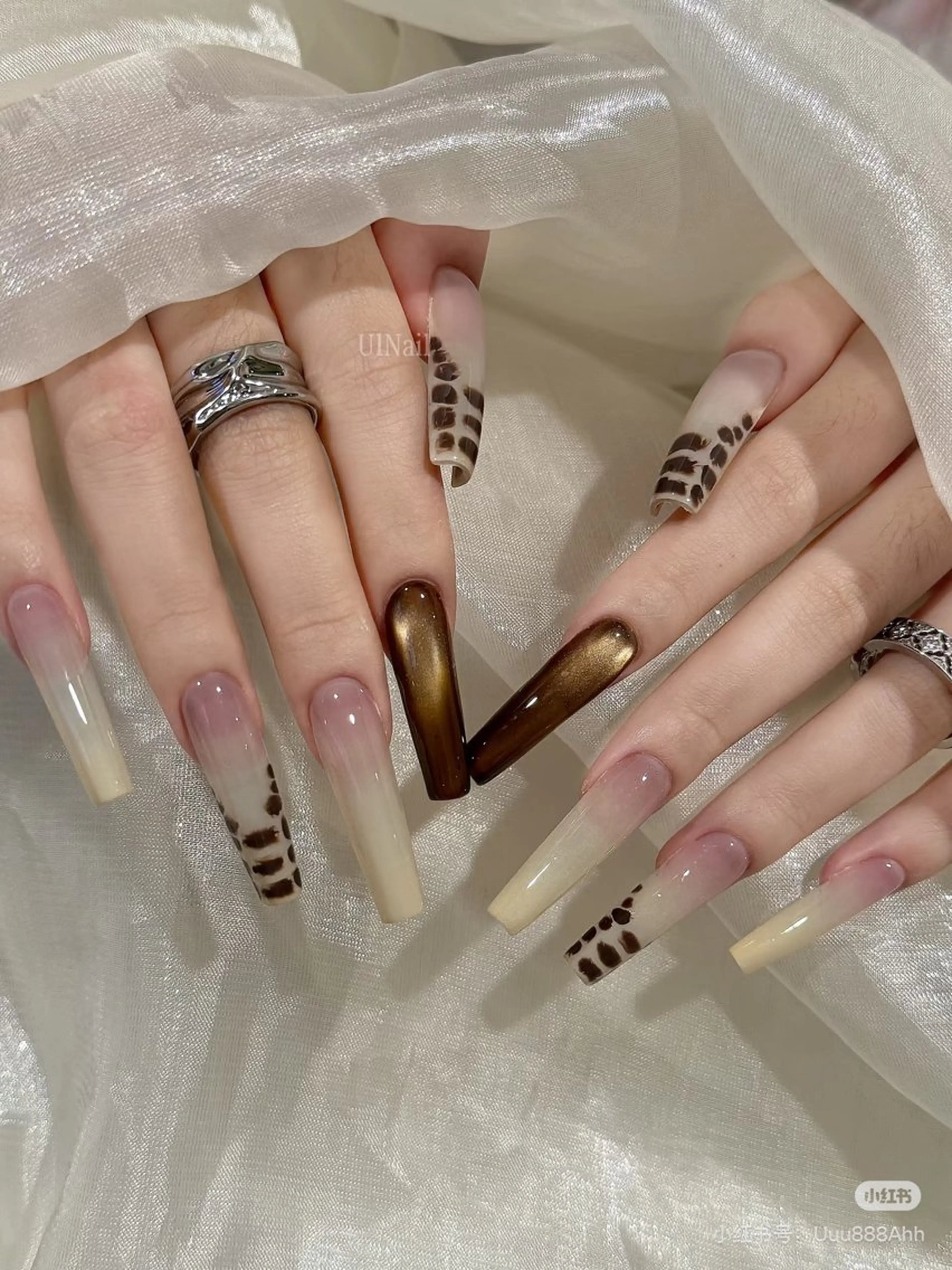 ネイル チークネイル フレンチネイル ジェルネイル ガーリー キラキラネイル ハンドネイル 高橋 雪のネイルデザイン