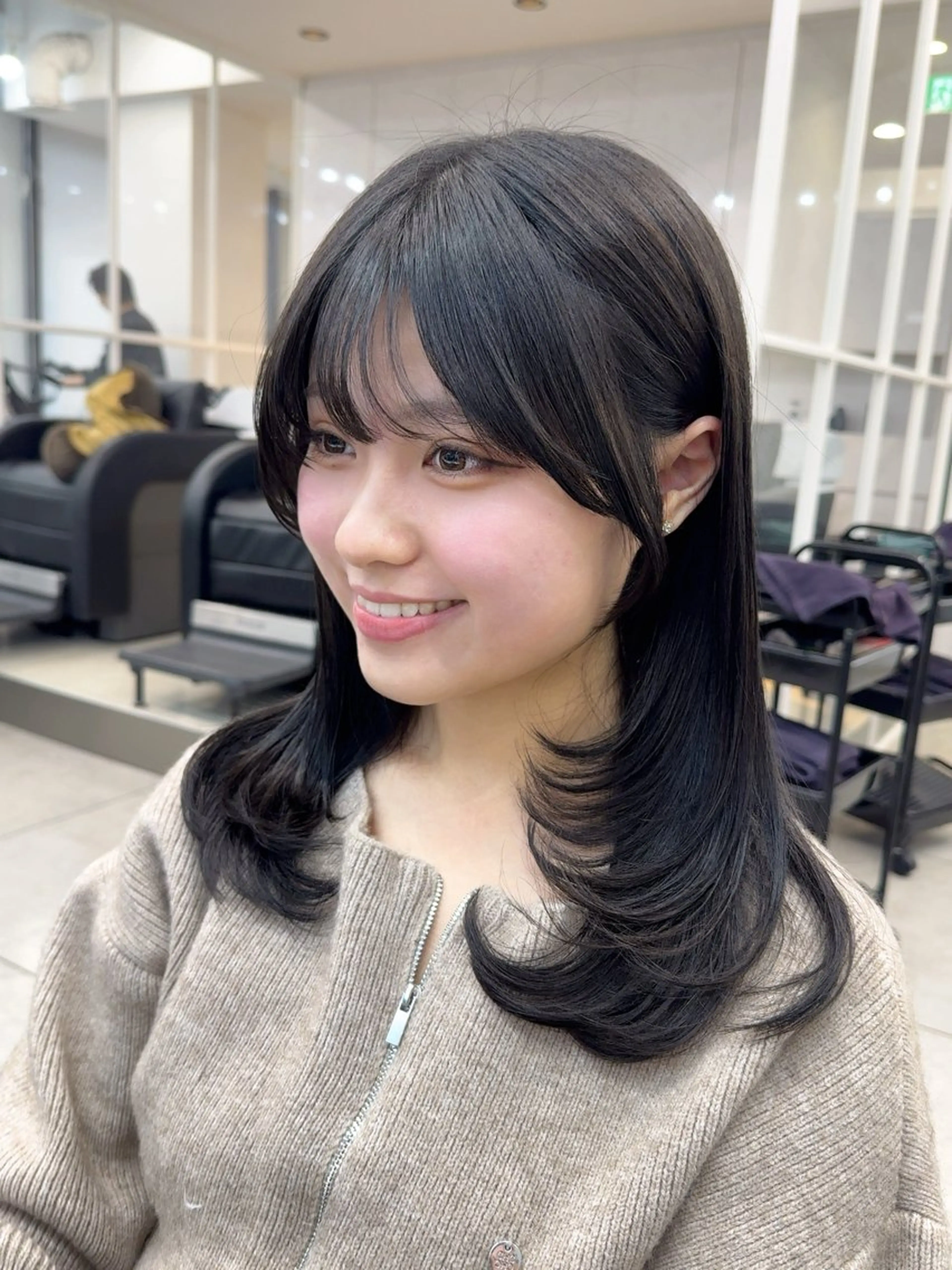 ミディアム 顔まわりレイヤー レイヤーカット カット ヘアカラー トリートメント 韓国風cut/ 縮毛矯正/正岡幹康のヘアスタイル