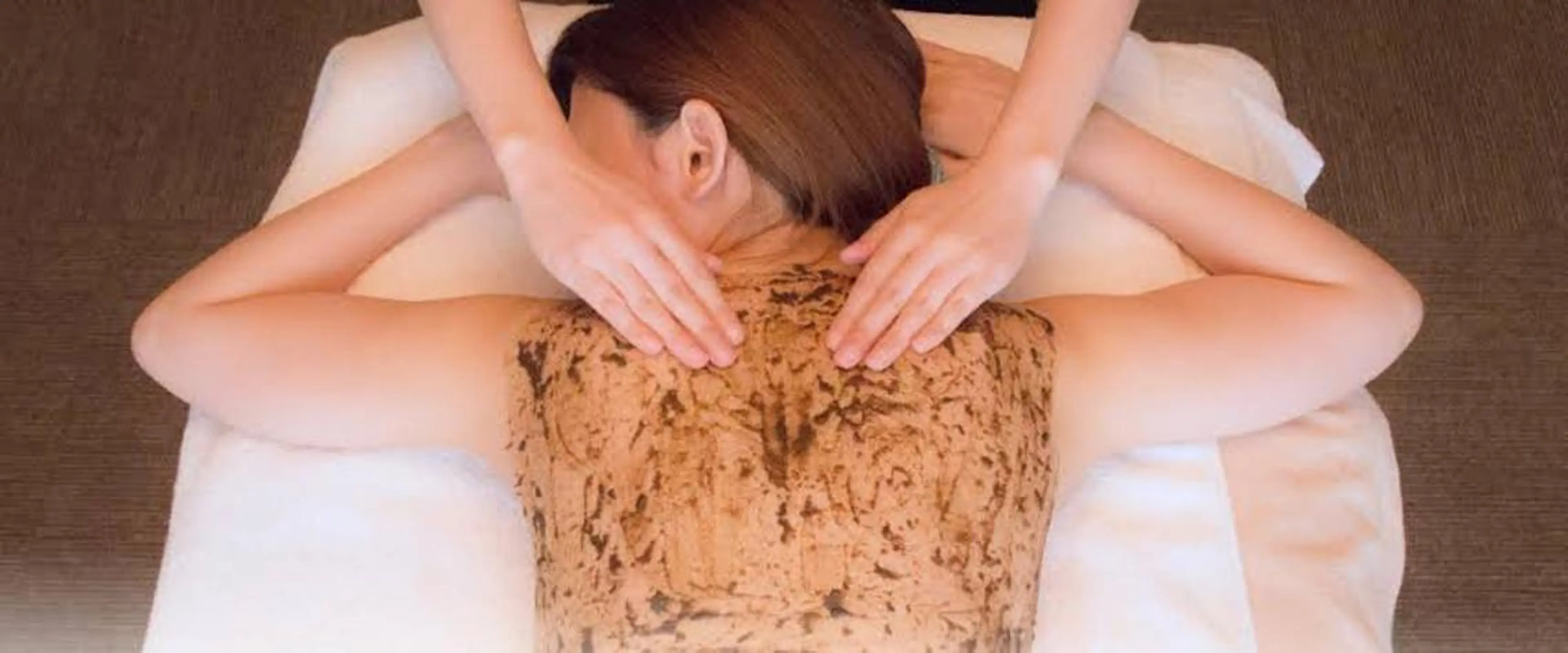 【クリスティーナ】ローズドメーラ　背中の写真