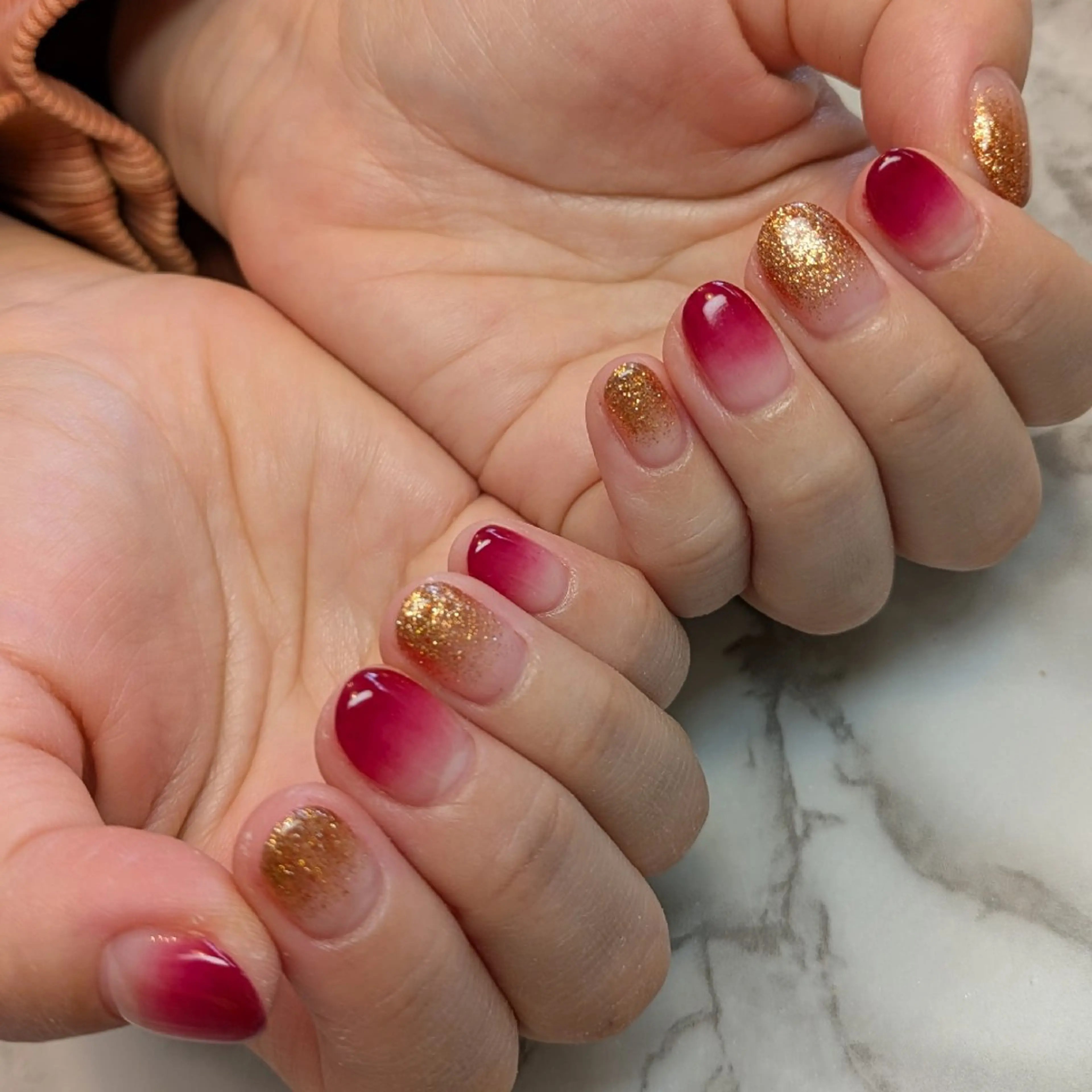 ネイル グラデーション ジェヌインネイル 河内のネイルデザイン