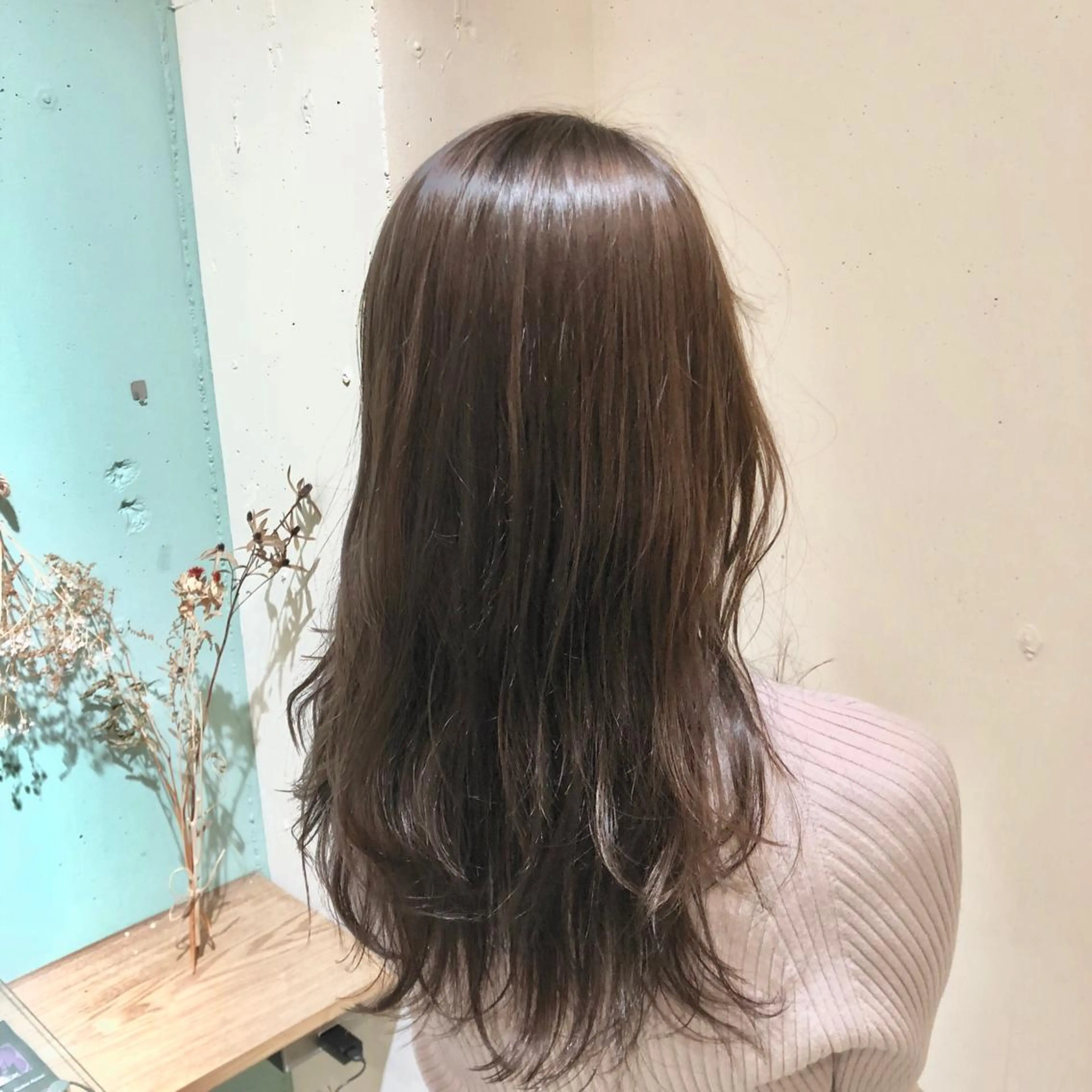 セミロング カラー パーマ ヘアアレンジ ベージュカラー 黒髪 ブリーチ 透明感カラー デザインカラー 【ツヤ髪美容師】 ツダケイスケのヘアスタイル