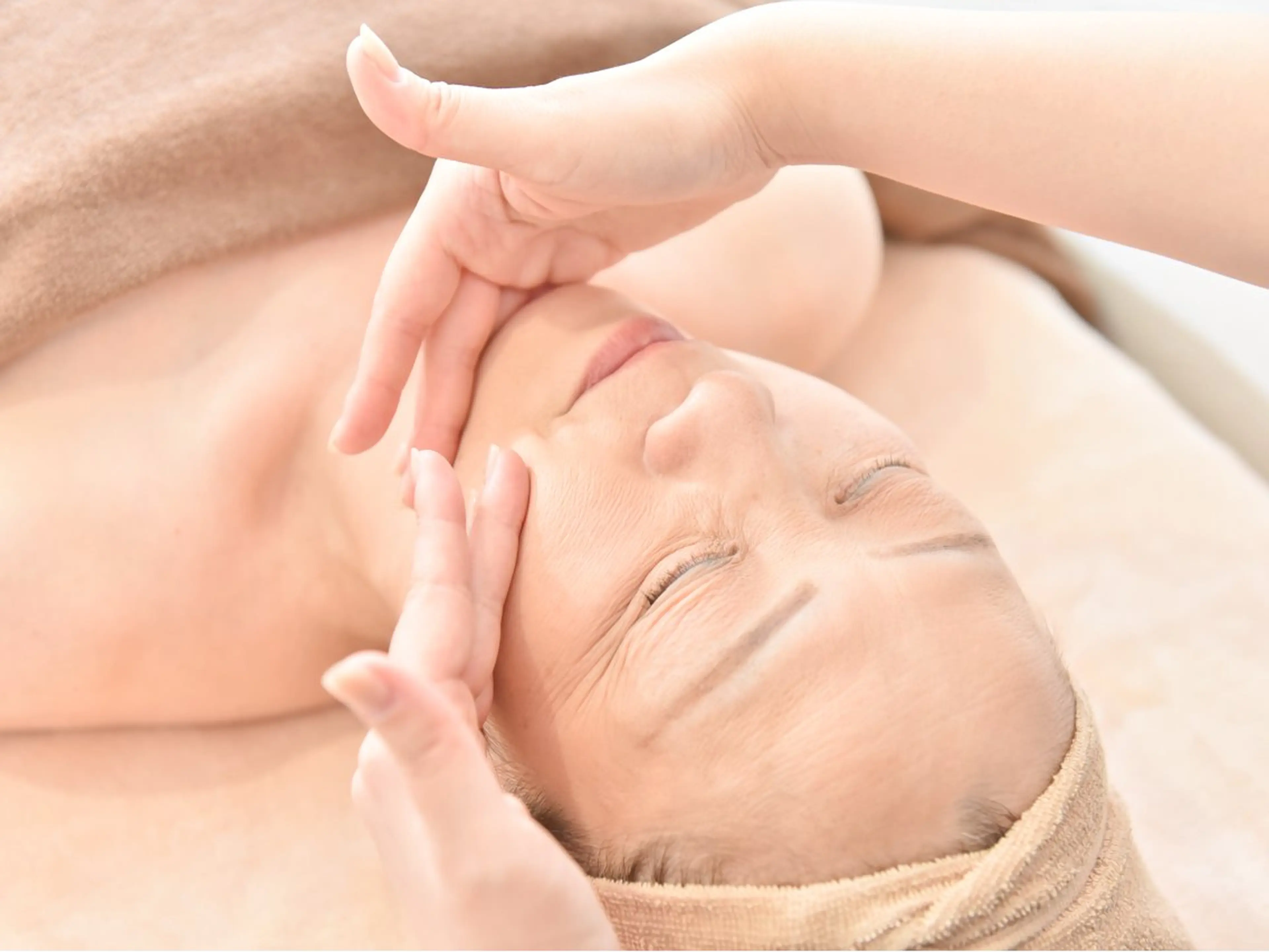 【たるみ改善・毛穴】リフトアップラジオ波&毛穴ハイドラフェイシャルの写真