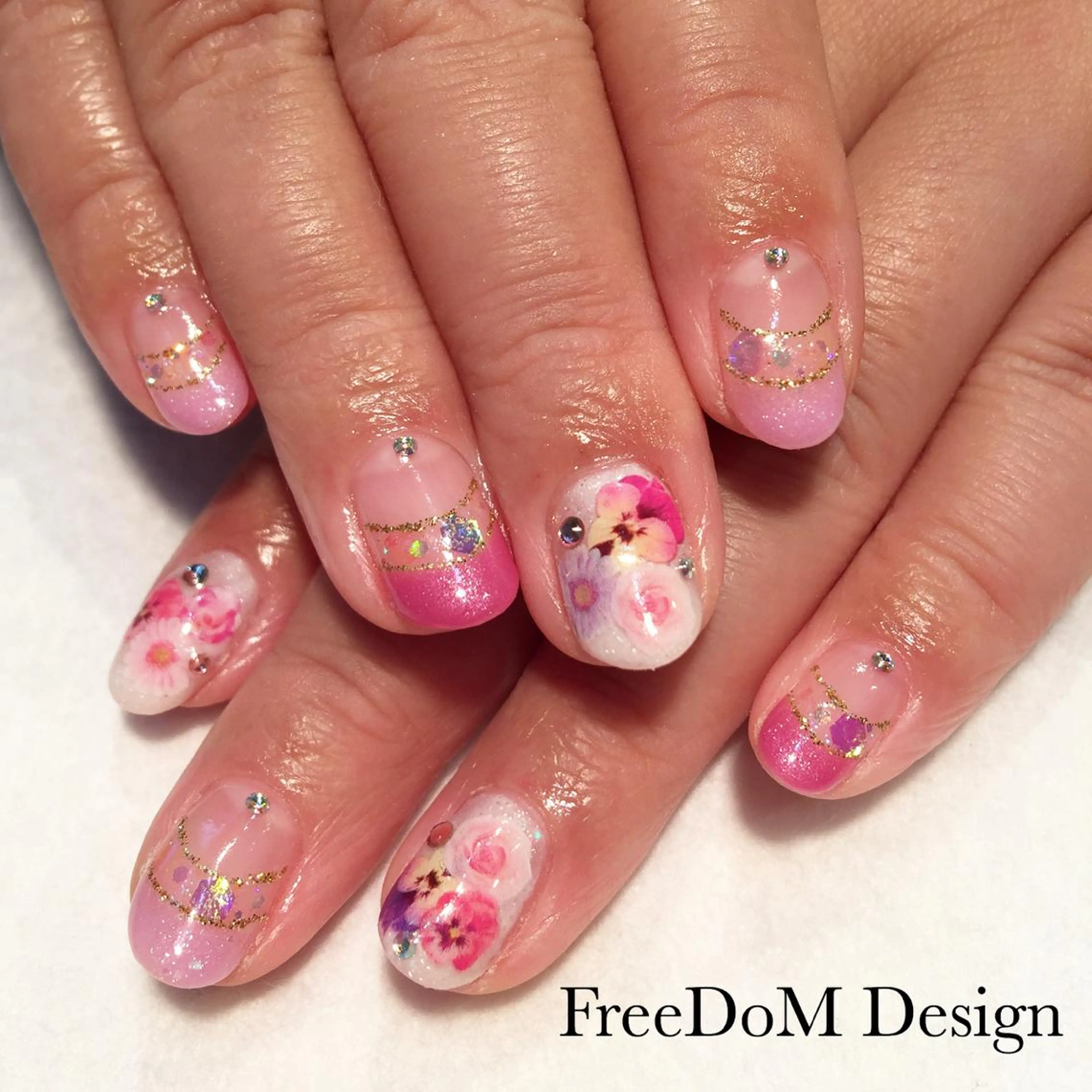 ネイル アートネイル ＦreeDoＭ   Design所属・W KUMIのネイルデザイン