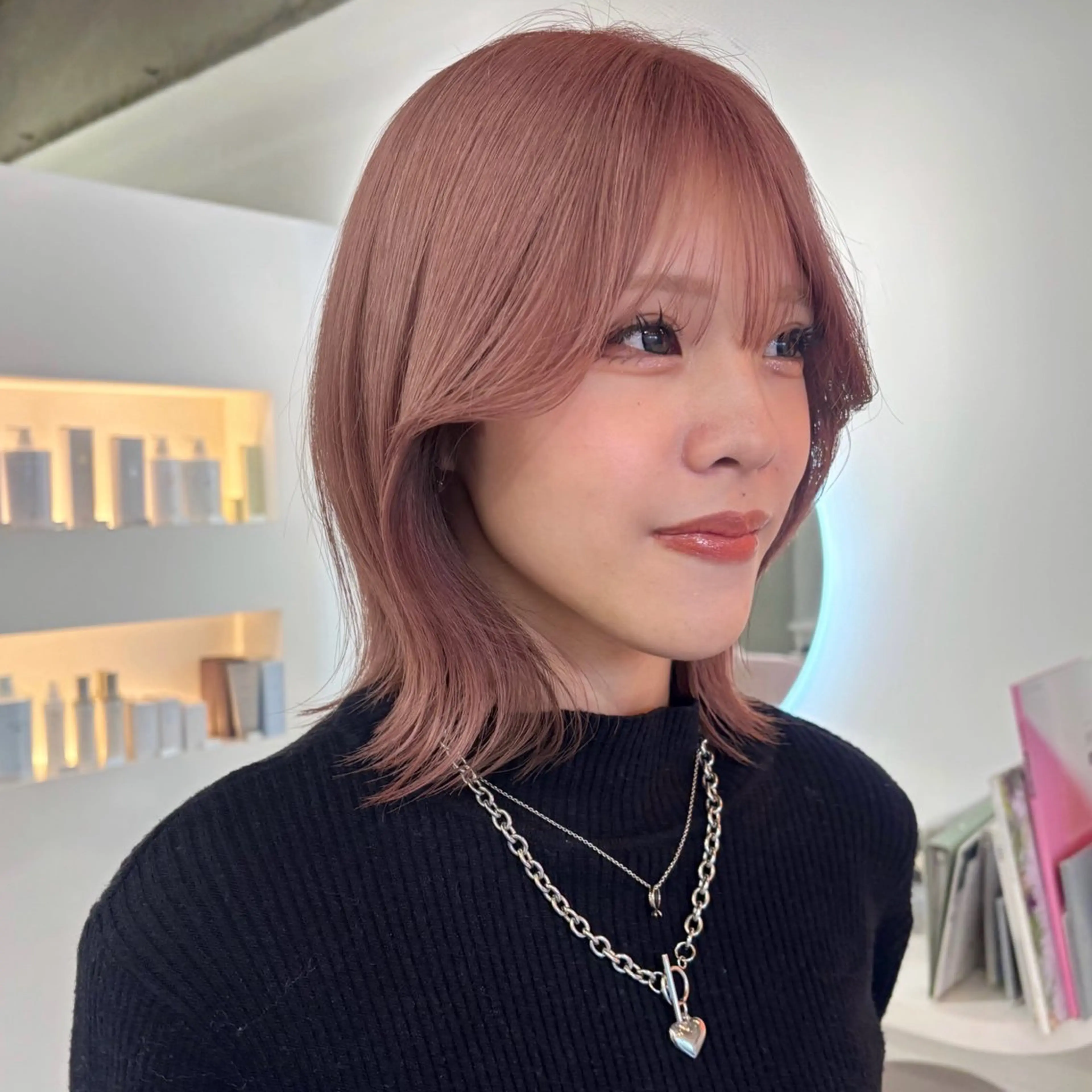 カラー ベージュカラー ブリーチ ピンクカラー ピンクベージュ 卒業式のヘアスタイル カット ヘアカラー トリートメント 服部 沙弥佳のヘアスタイル