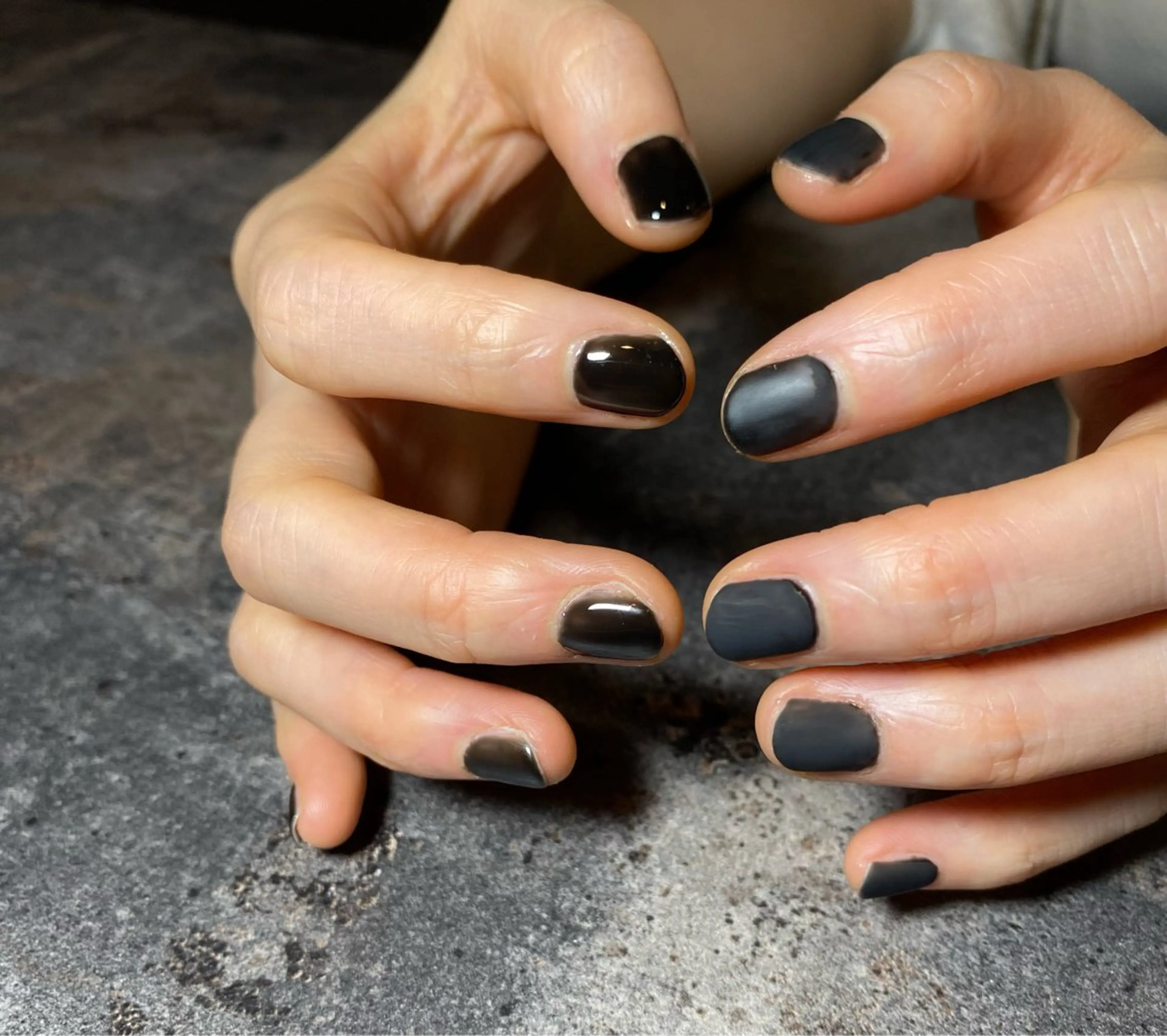 手元のお写真撮らせていただける方のみ🙏ネイルが初めての方はこちら！メンズのワンカラーハンドジェルネイルの写真