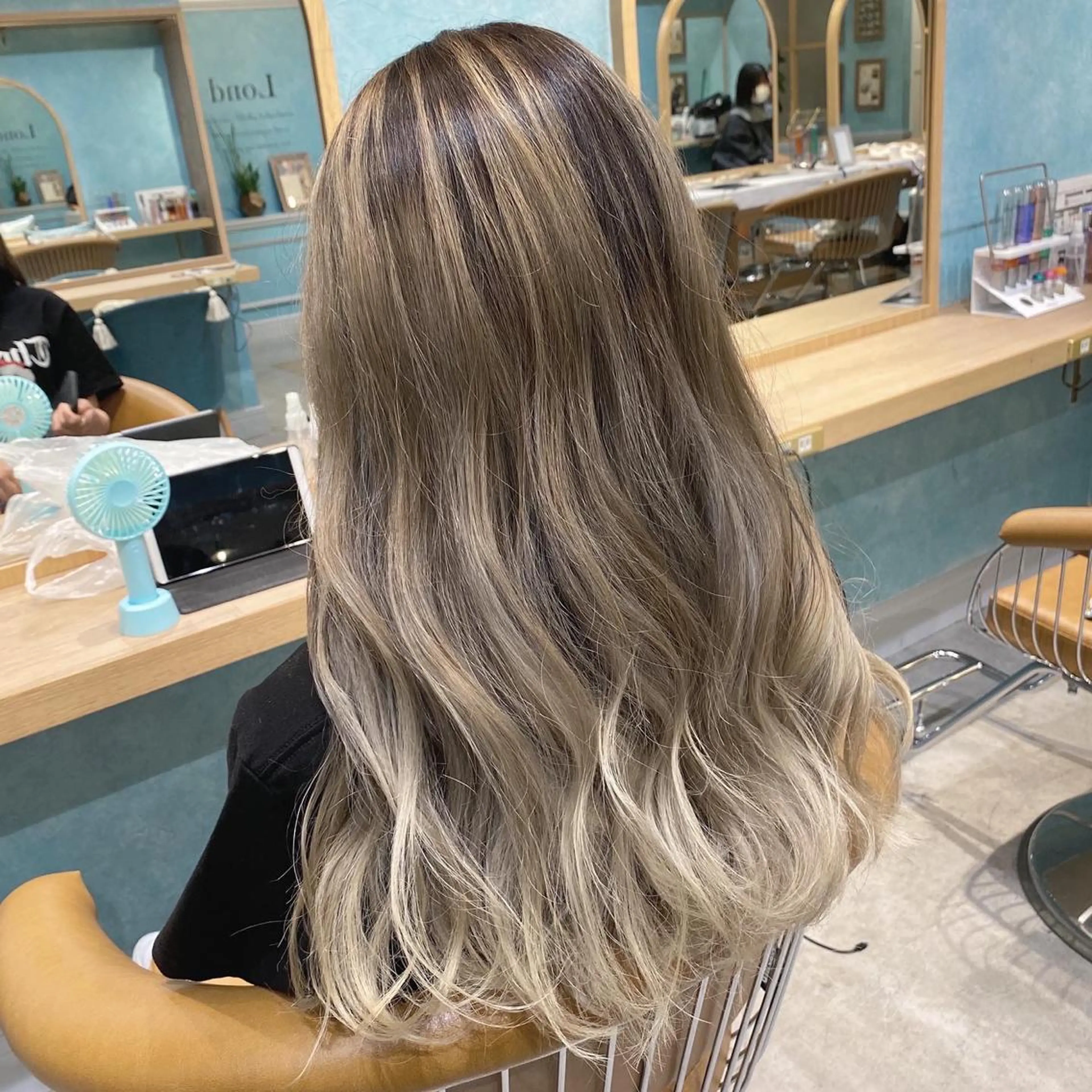 ロング カラー La fith liebe 京都駅前店所属・🌈ブリーチ特化🌈 MINATOのヘアスタイル