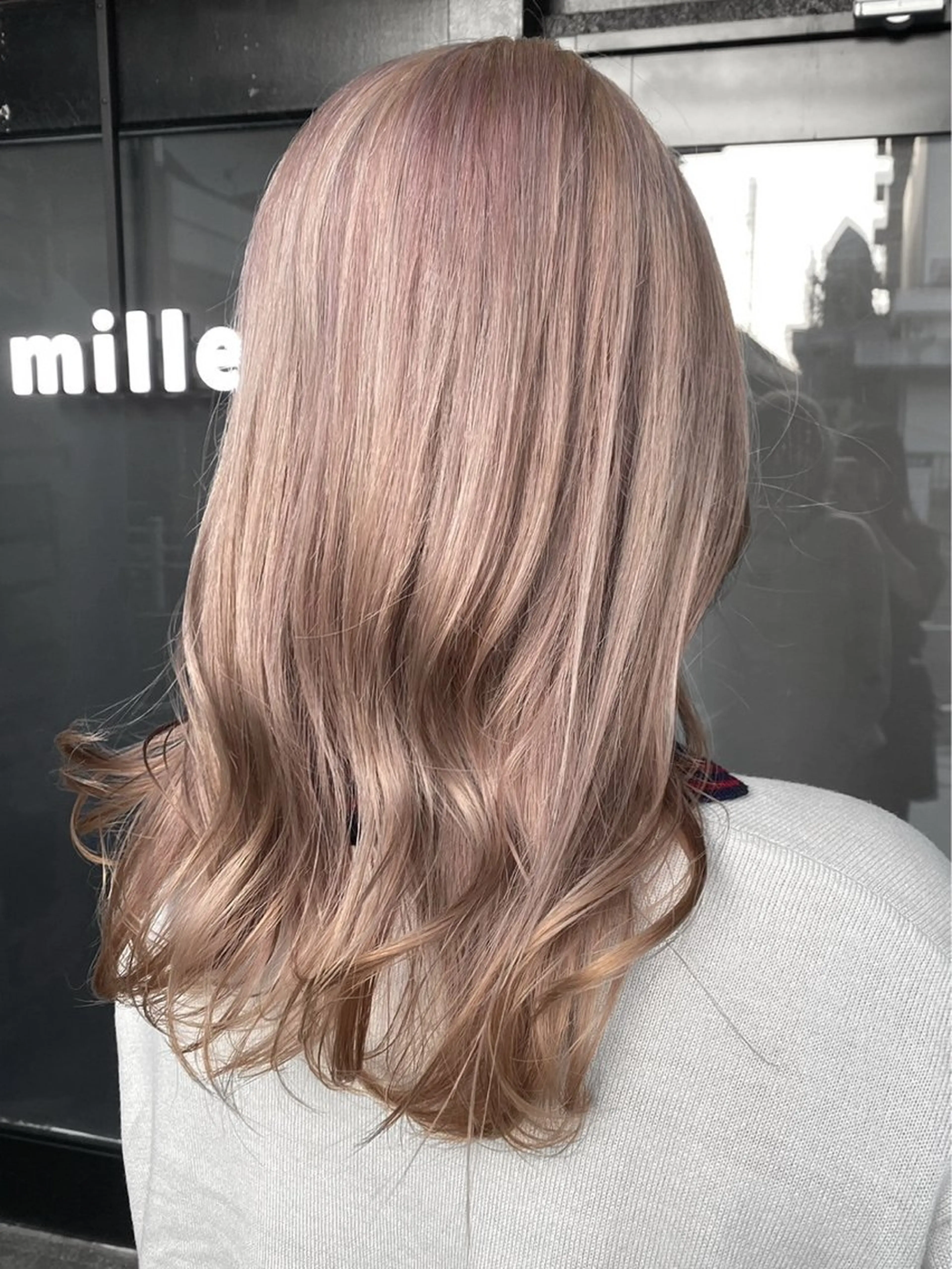 セミロング カラー ベージュカラー ホワイトベージュ カット ヘアカラー トリートメント 透明感カラー/パーマ 🌀アオノのヘアスタイル