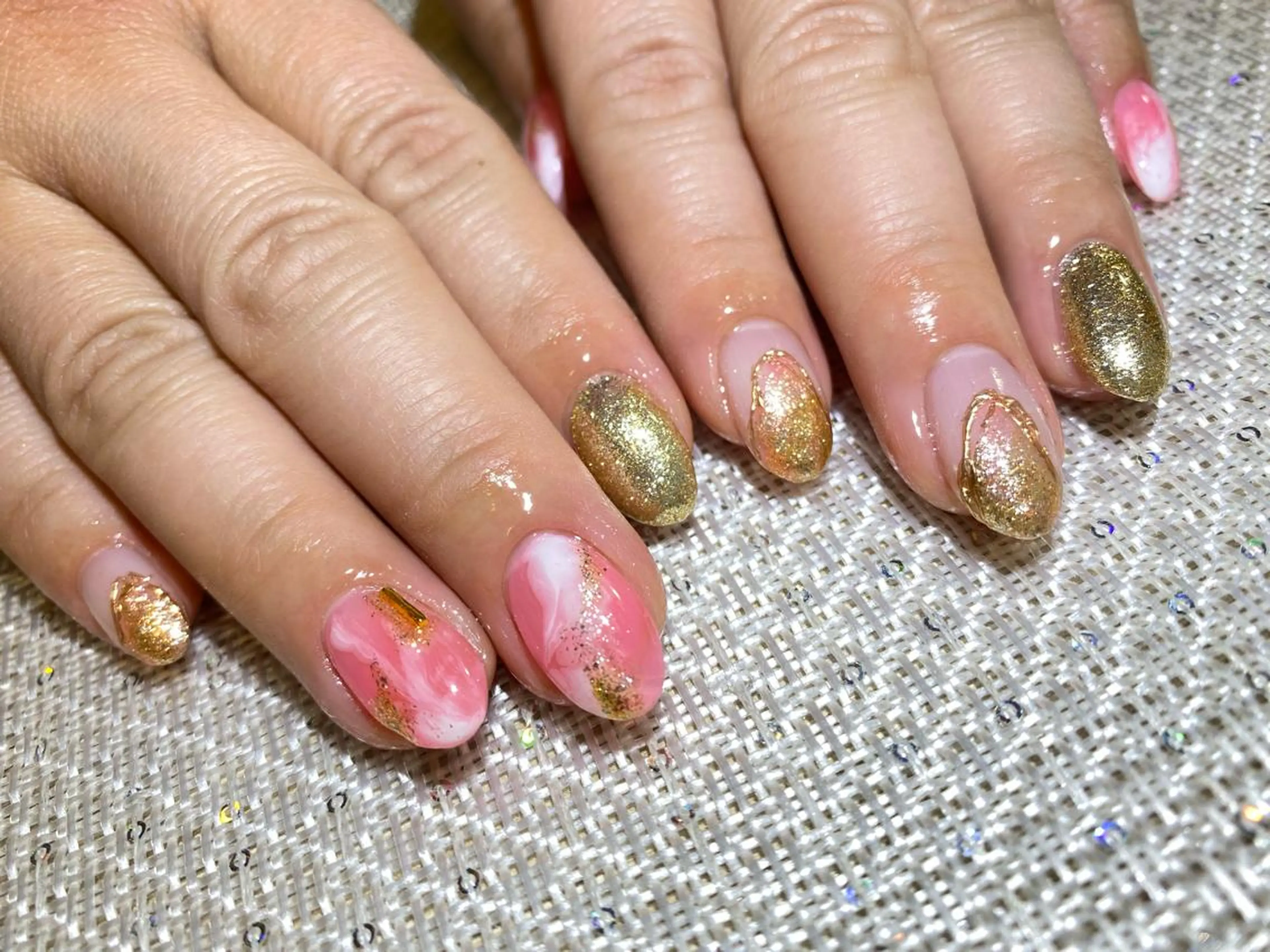 ネイル ゴールド ニュアンスネイル ピンク Esthetic Will所属・will 有希のネイルデザイン