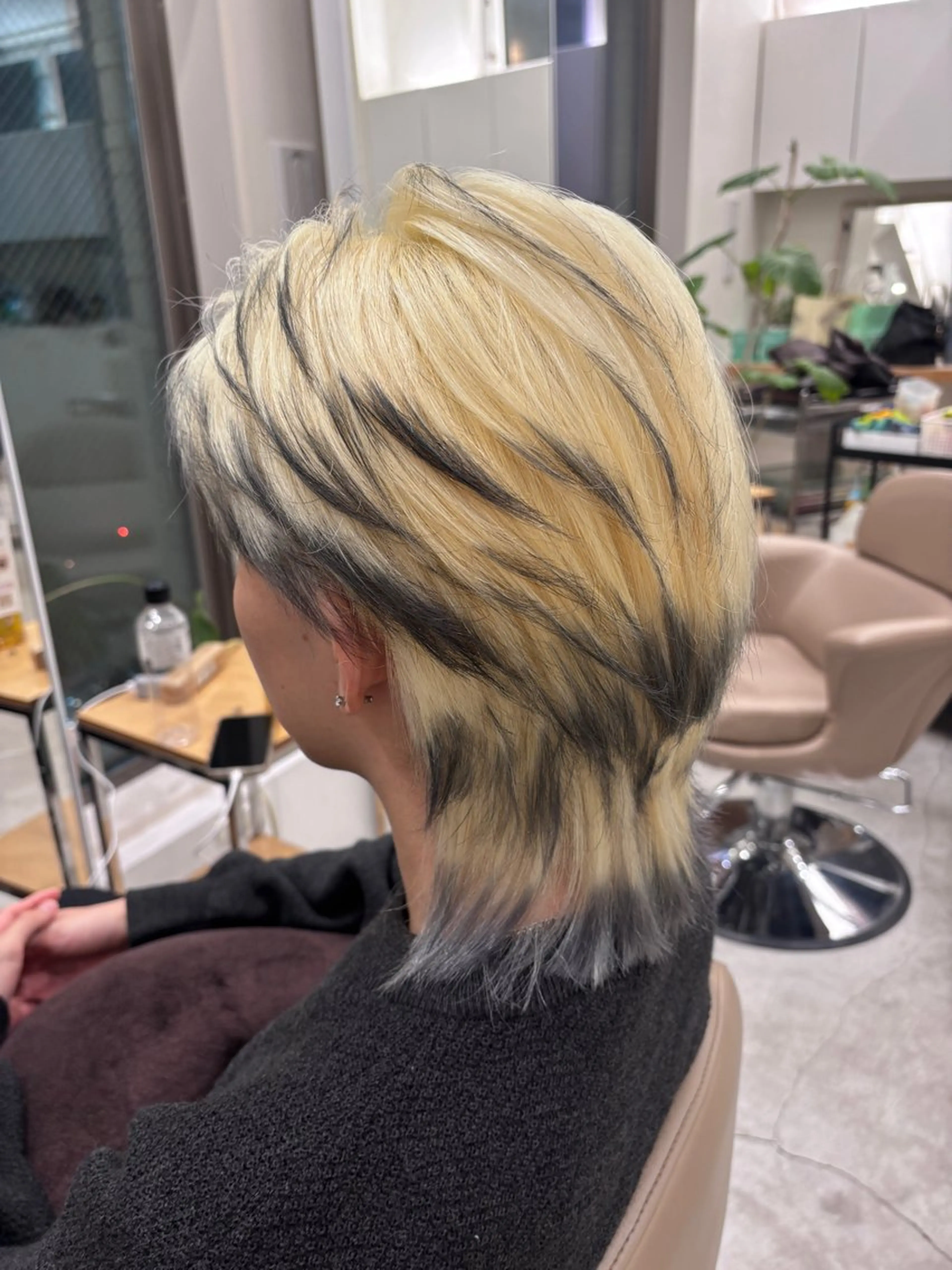 ショート ヘアカラー rion🪽 /wカラー・縮毛矯正のヘアスタイル