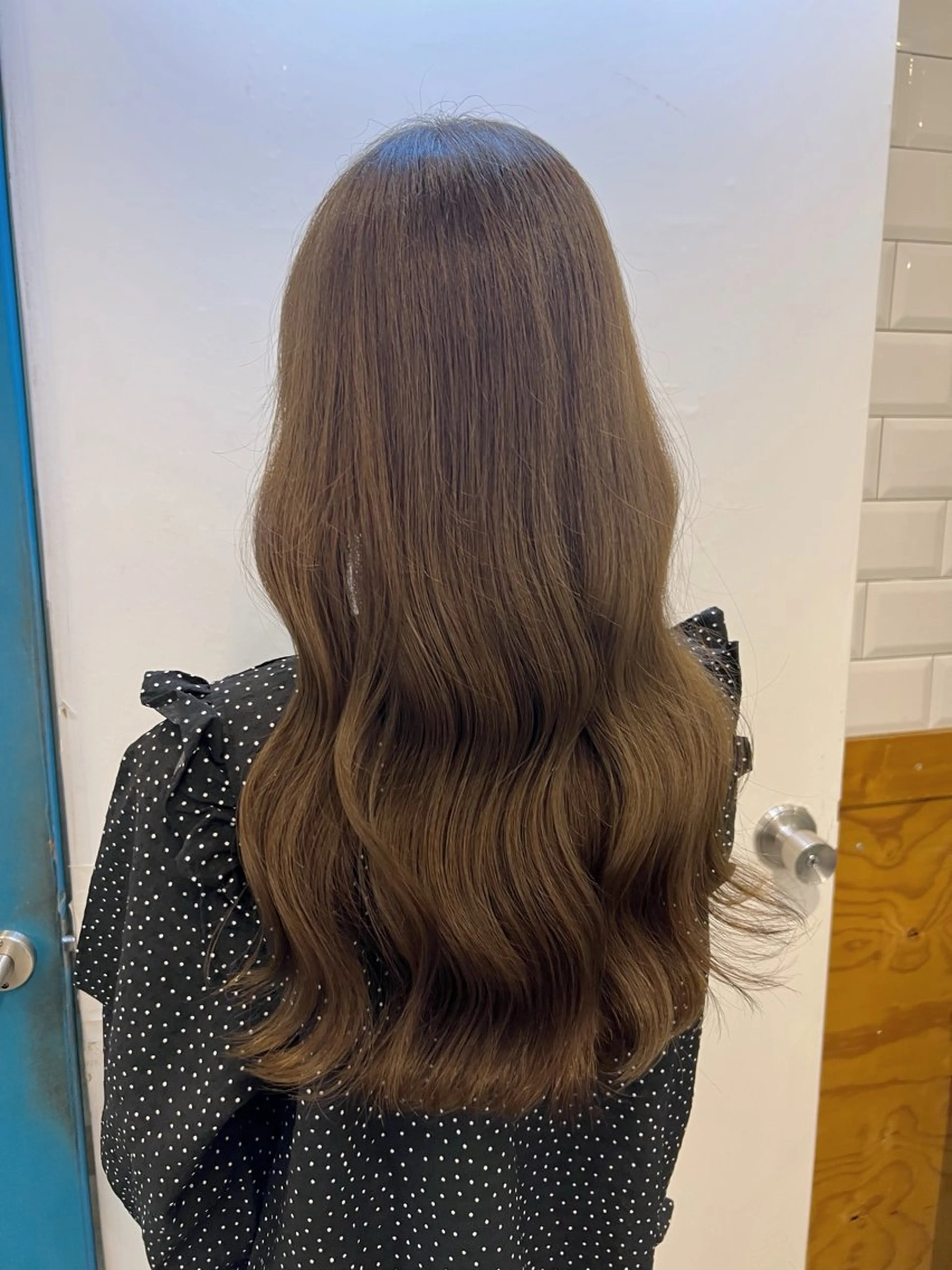 ロング カラー ベージュカラー ブリーチ 透明感カラー デザインカラー ダブルカラー カット ヘアカラー トリートメント KANA/ボブ/ インナーカラー/艶髪のヘアスタイル