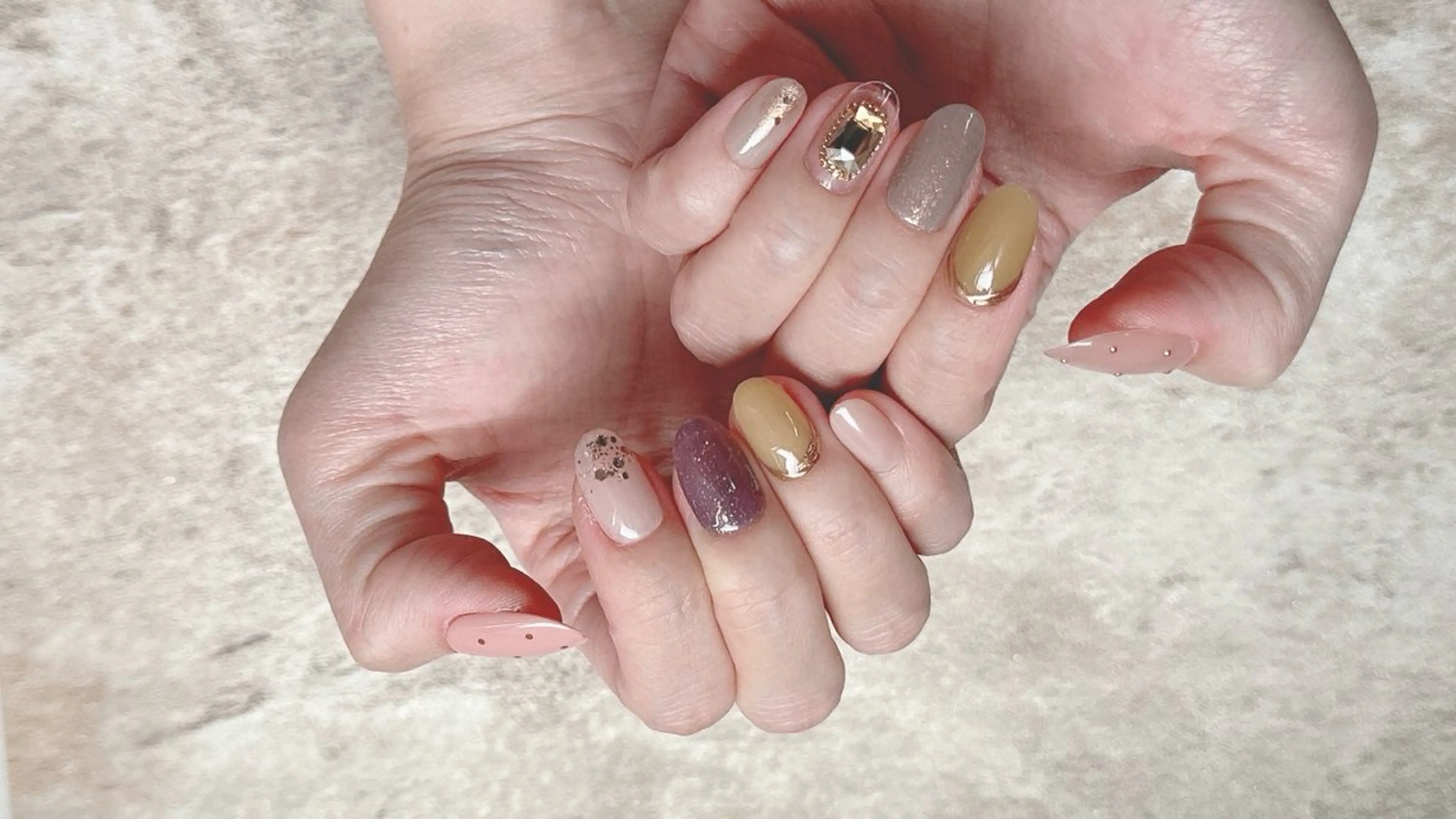 ショート amireux所属・チ まるこのネイルデザイン