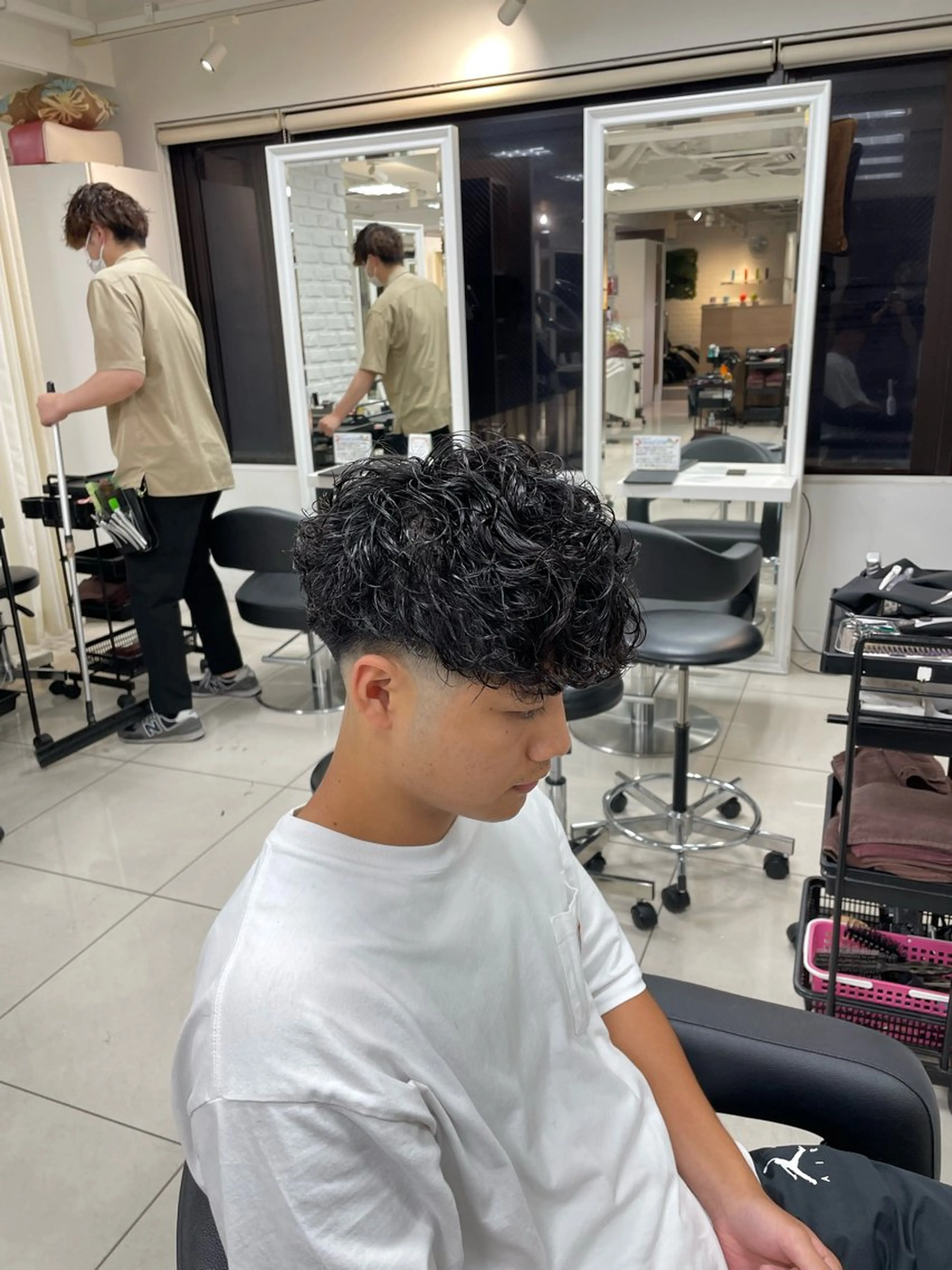 ショート パーマ メンズ スペインカール カット パーマ トリートメント フェザーパーマ職人 🪶ryosukeのヘアスタイル