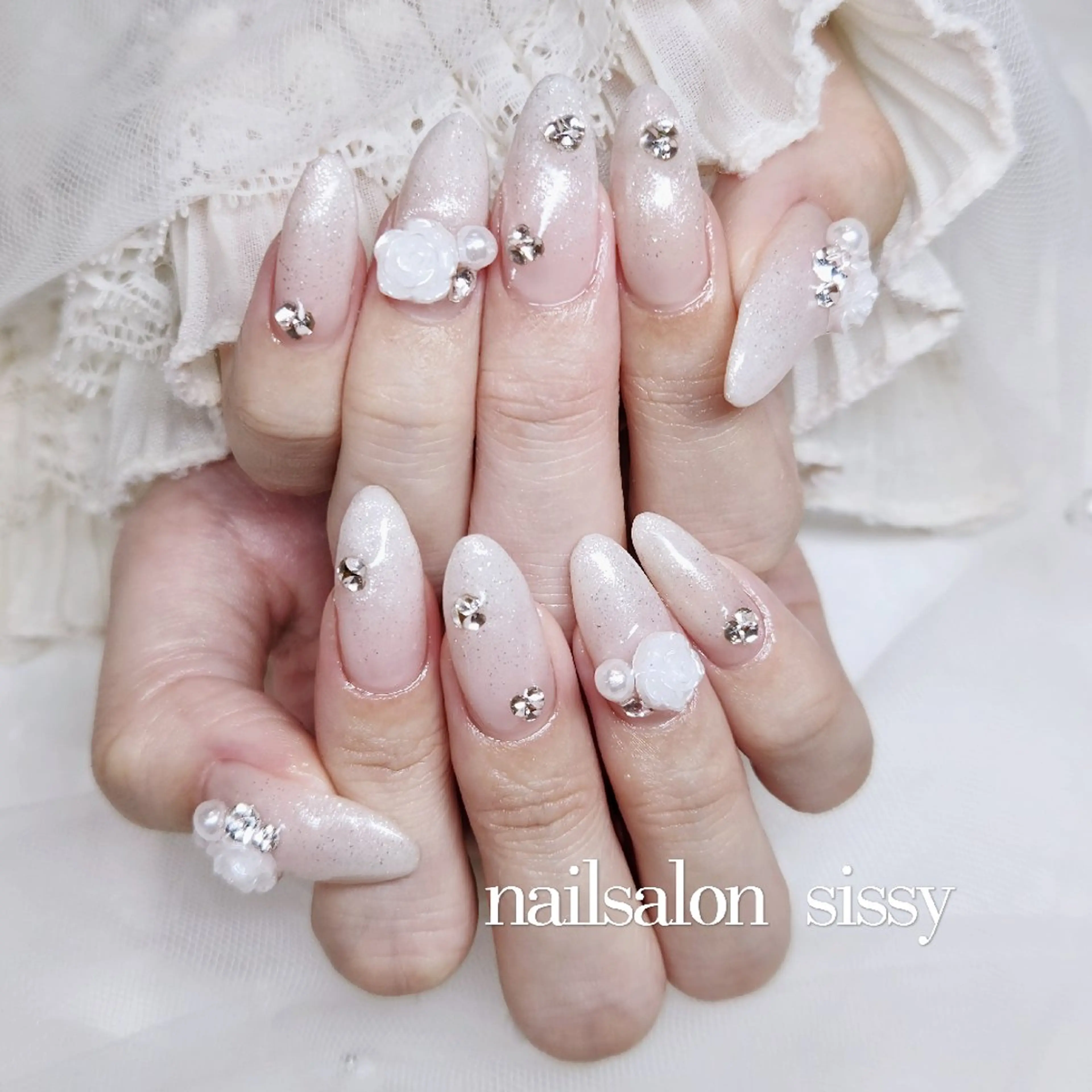 ネイル ガーリー グラデーション キラキラネイル ハンドネイル nailsalon sissy所属・sissy hatsuneのネイルデザイン