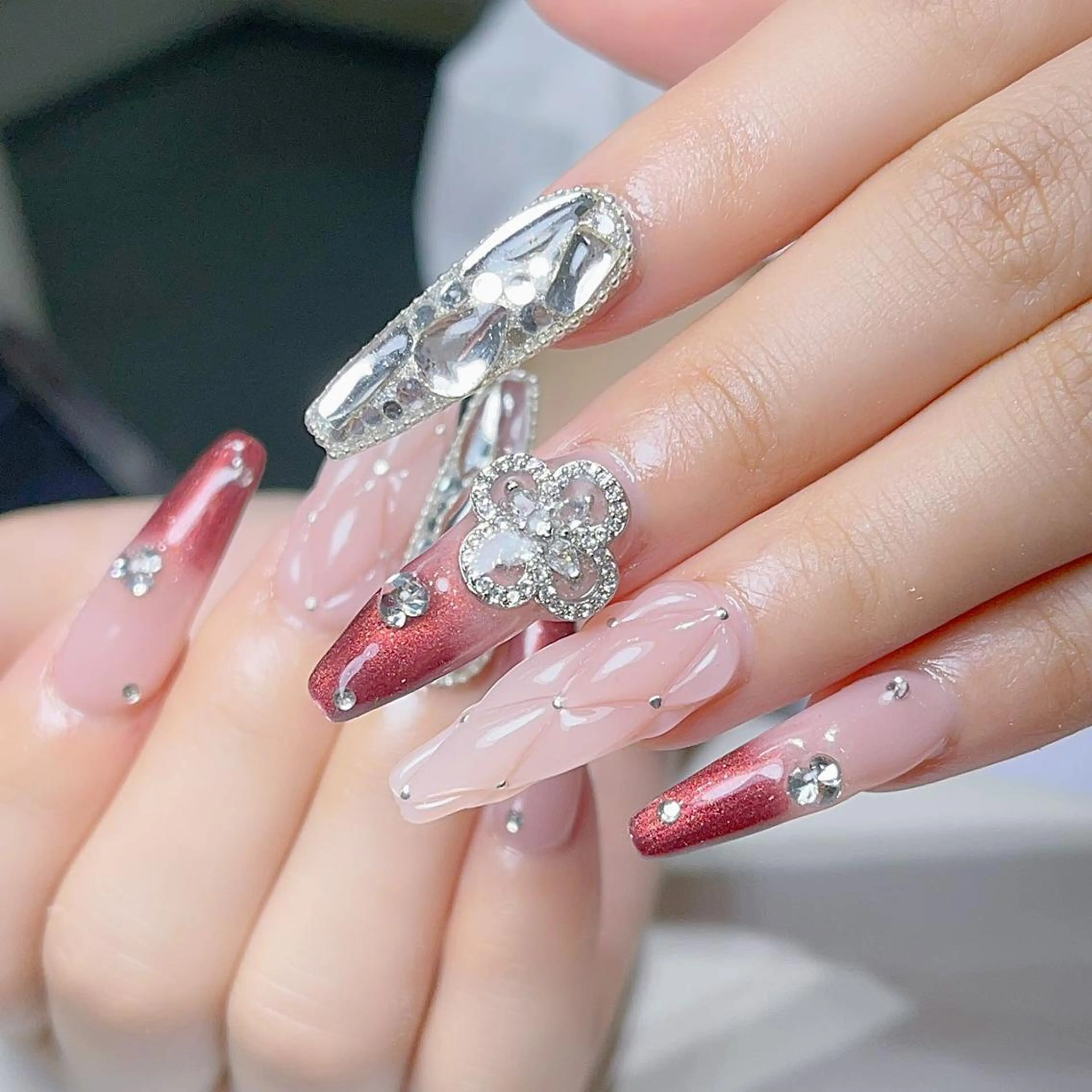 ネイル アートネイル 長さ出し ネイルチップ Queens PUPUのネイルデザイン