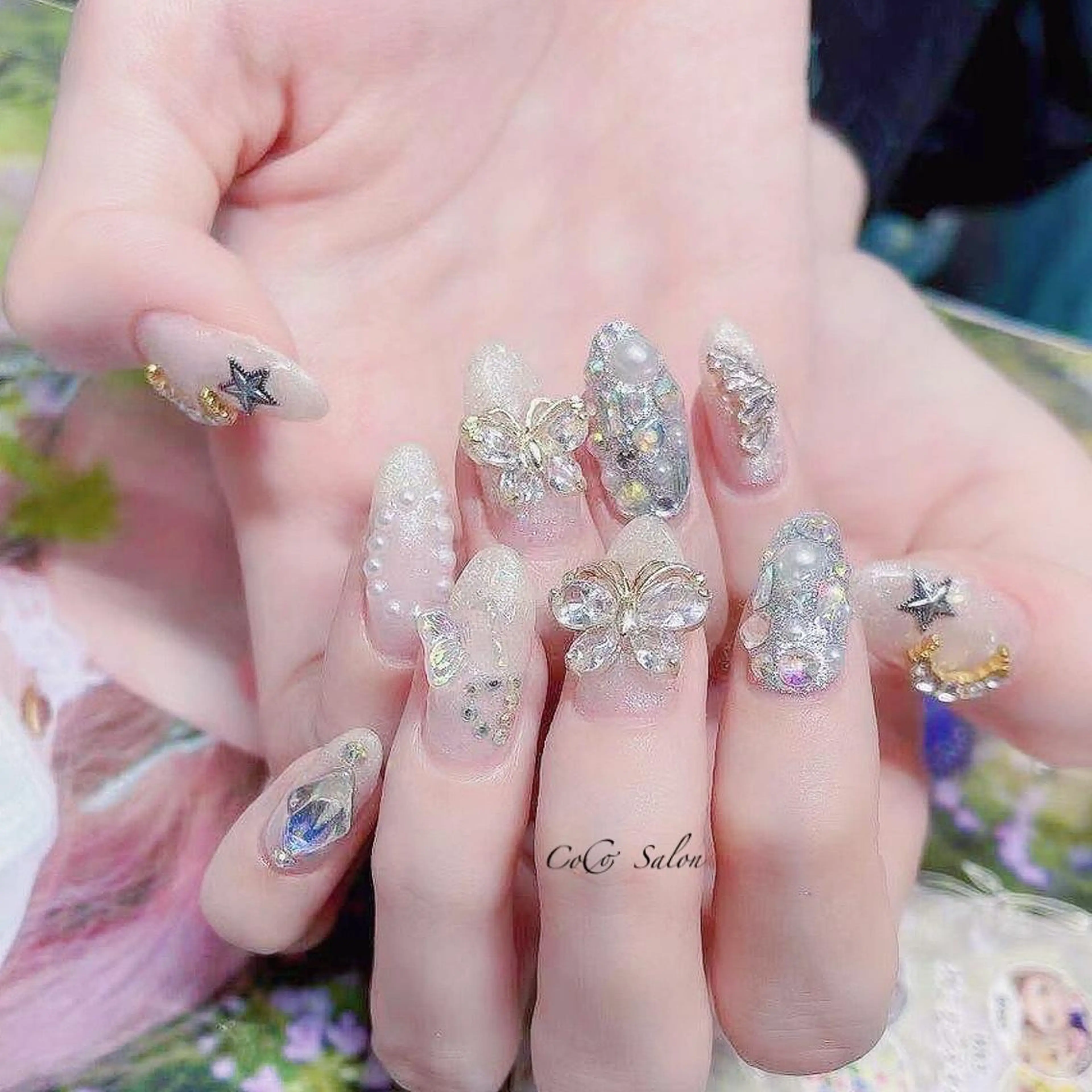 ネイル キラキラネイル ラメ(グリッター) 夏ネイル CoCoSalon ネイル/まつ毛予約のネイルデザイン