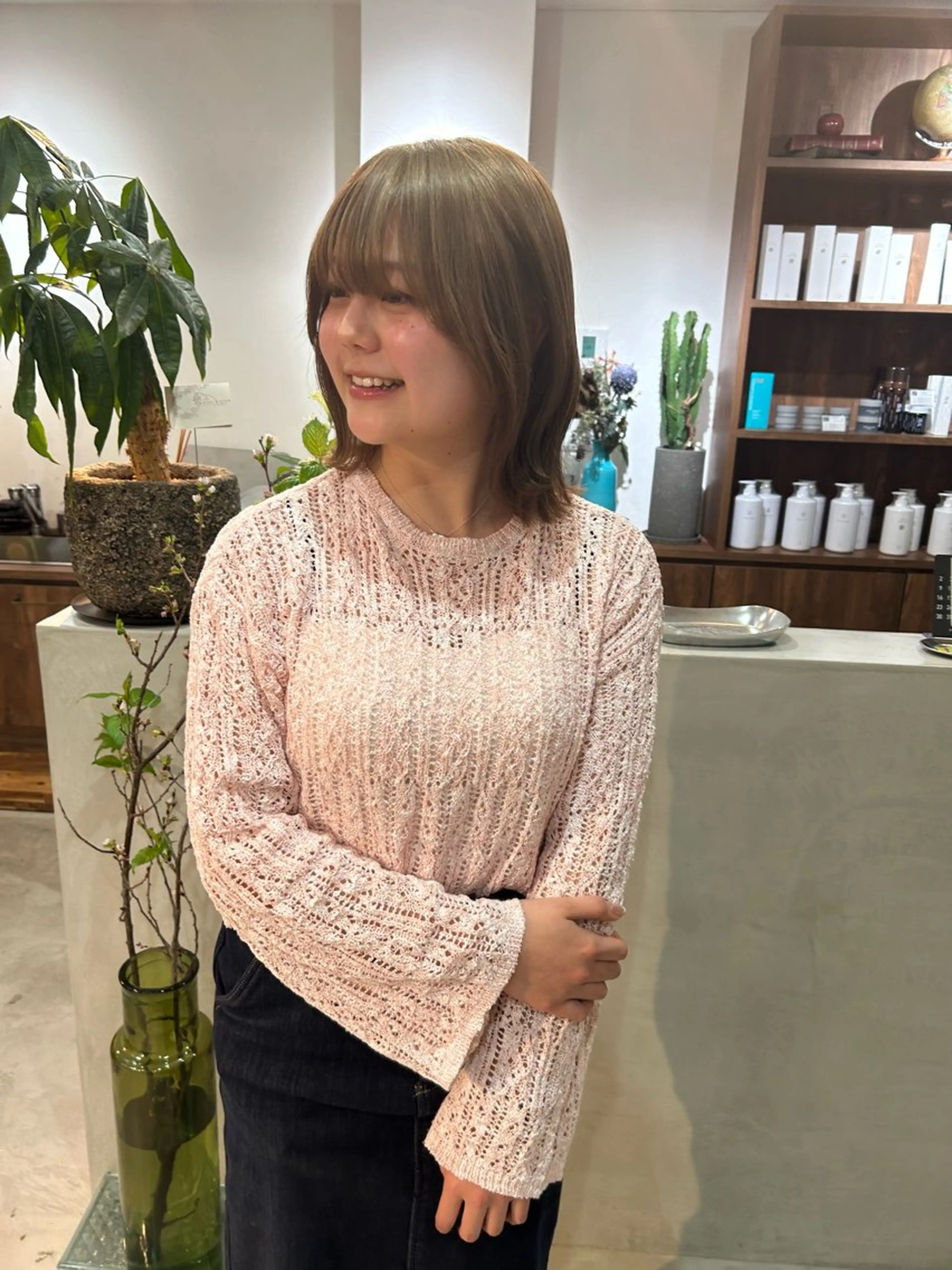 ミディアム カラー ブリーチ 透明感カラー 似合わせカット ヘアカラー トリートメント (h)wim ウィムのヘアスタイル