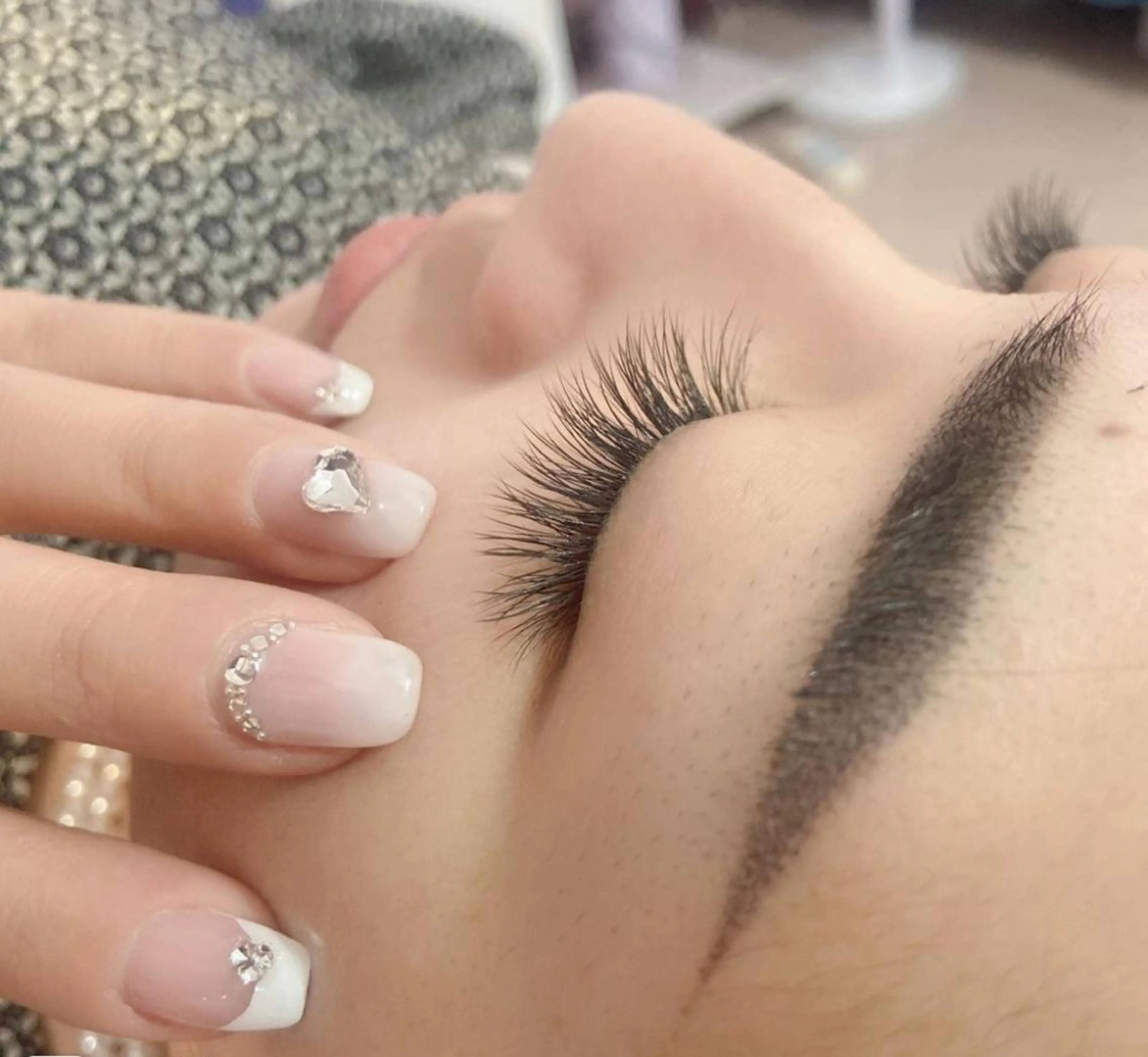 ネイル マツエク・マツパ ハンドネイル AngelChris ビューティーサロンのネイルデザイン