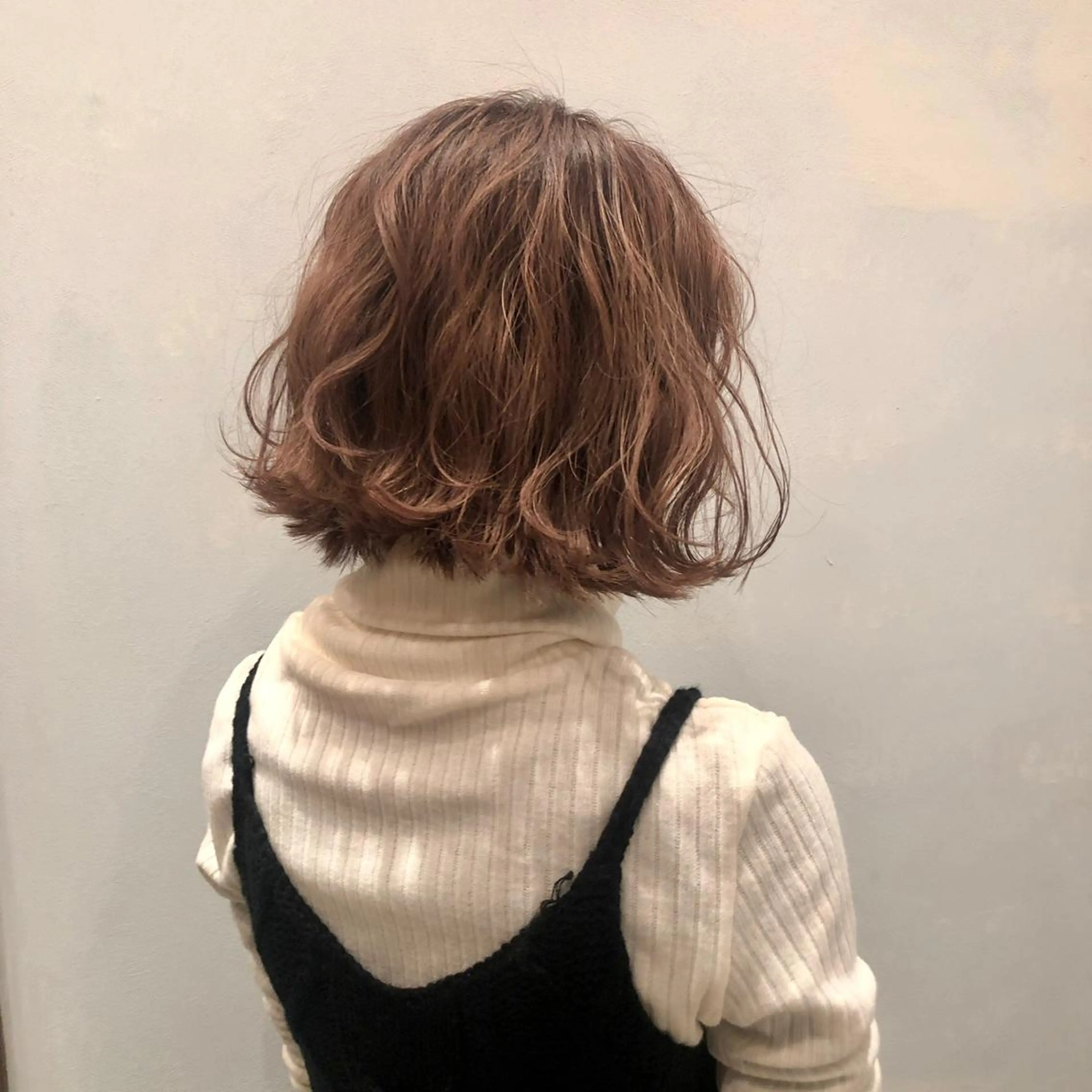 ミディアム カラー ベージュカラー ピンクカラー ピンクベージュ 古屋 花織のヘアスタイル