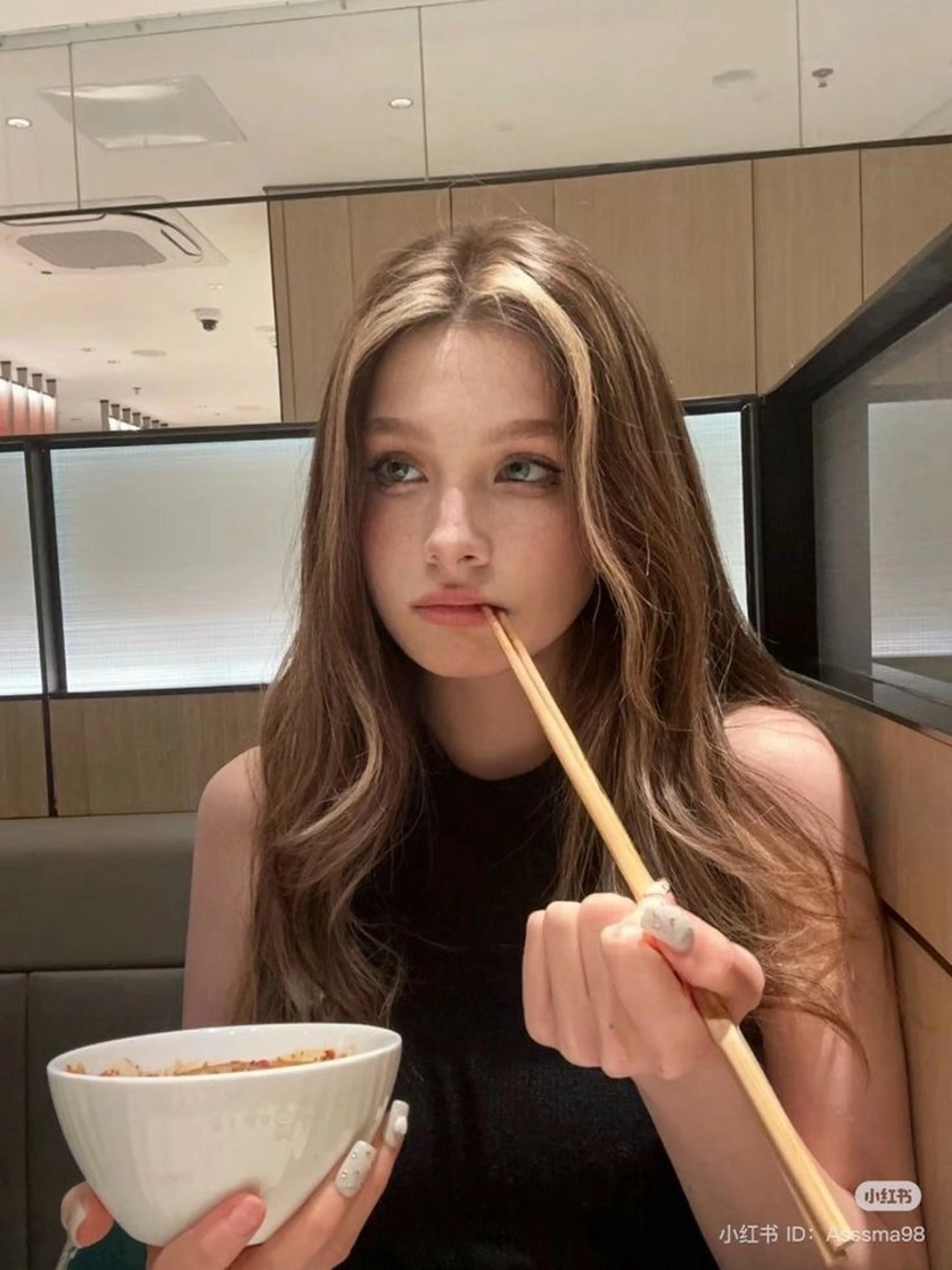 ロング ヘアカラー トリートメント ヘアセット 艶髪ハイトーンカラー 渋谷🎀ririkaのヘアスタイル