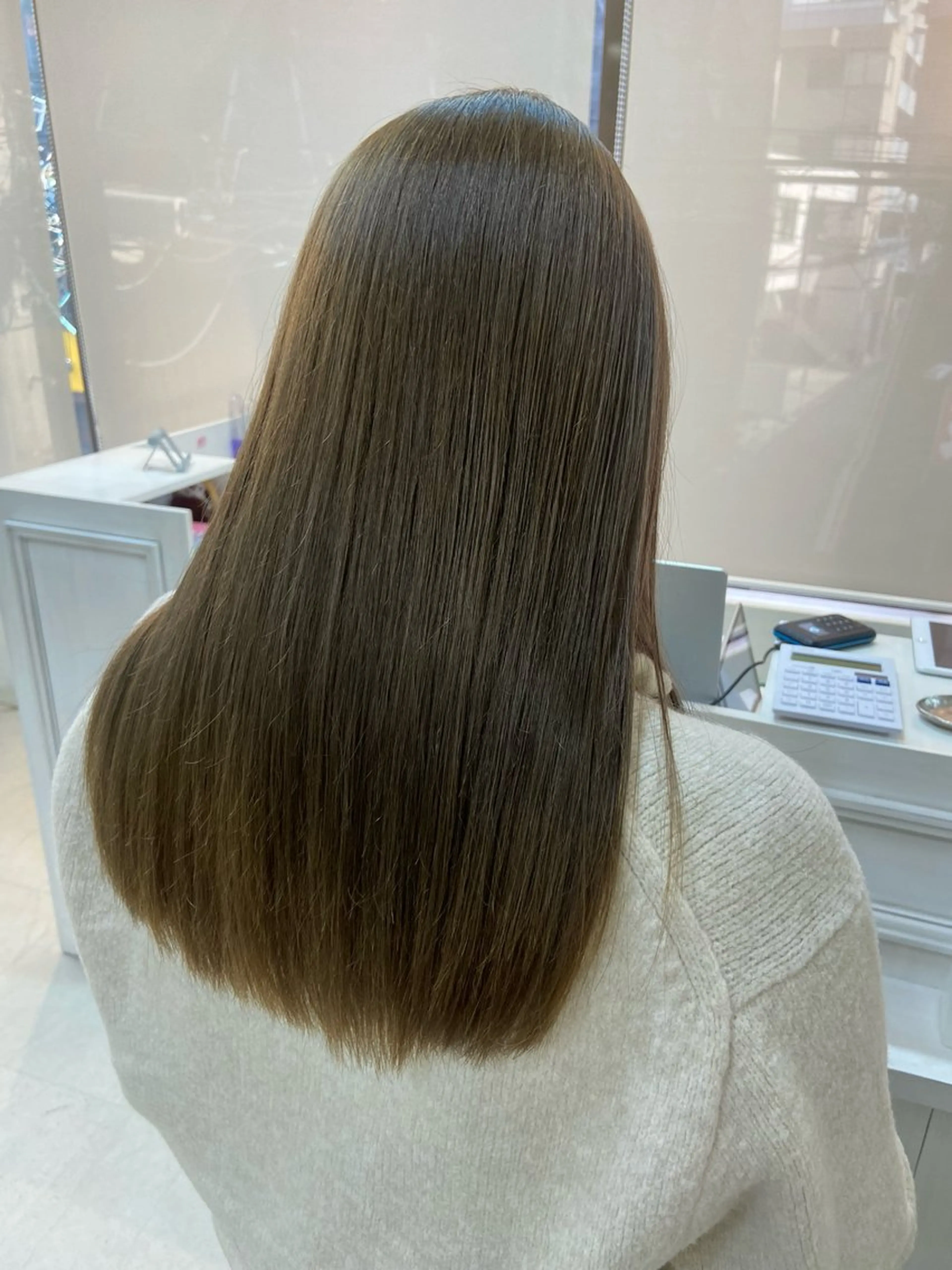 ロング アッシュ 縮毛矯正 宮澤 泉のヘアスタイル