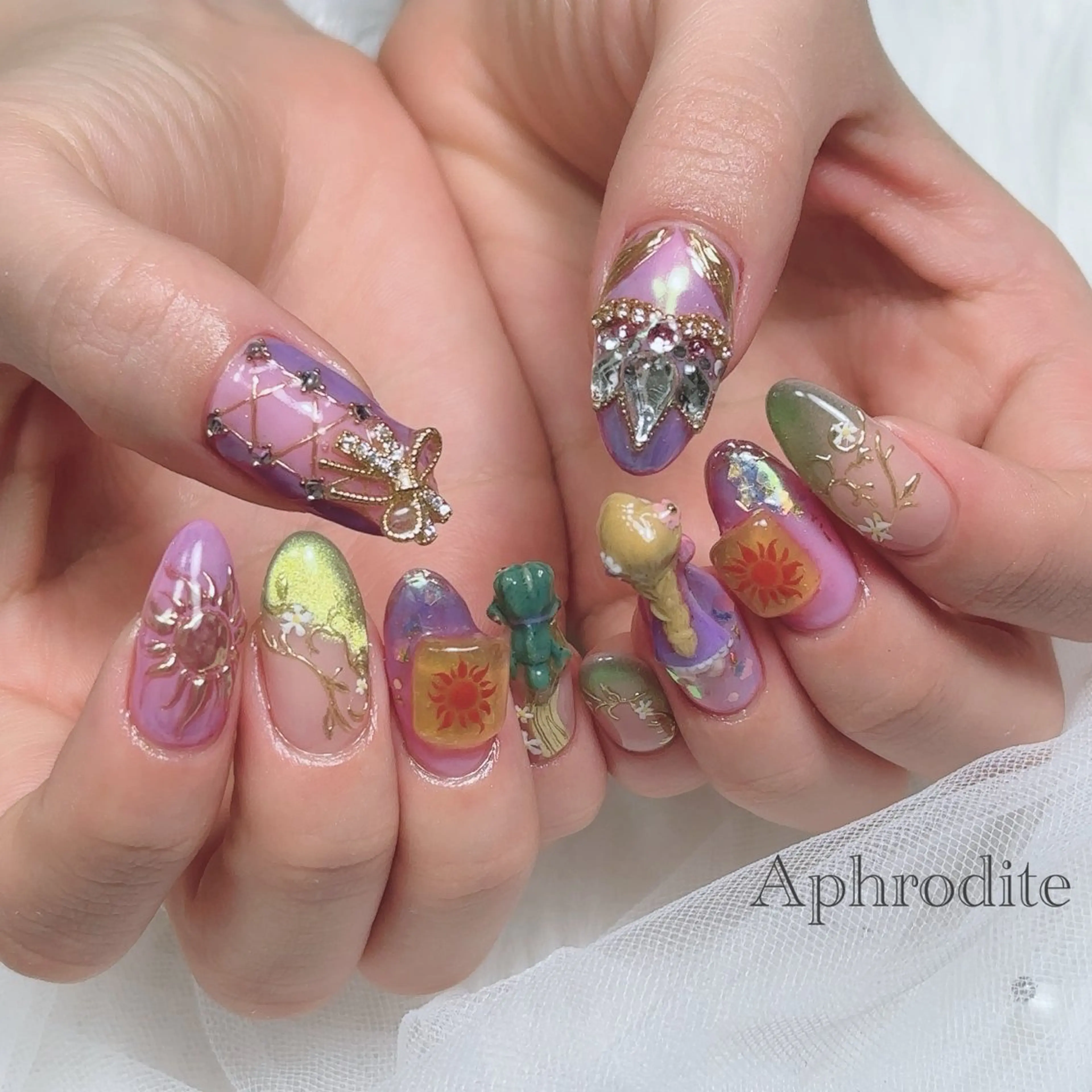 ネイル Aphrodite パラジェル認定サロンのネイルデザイン