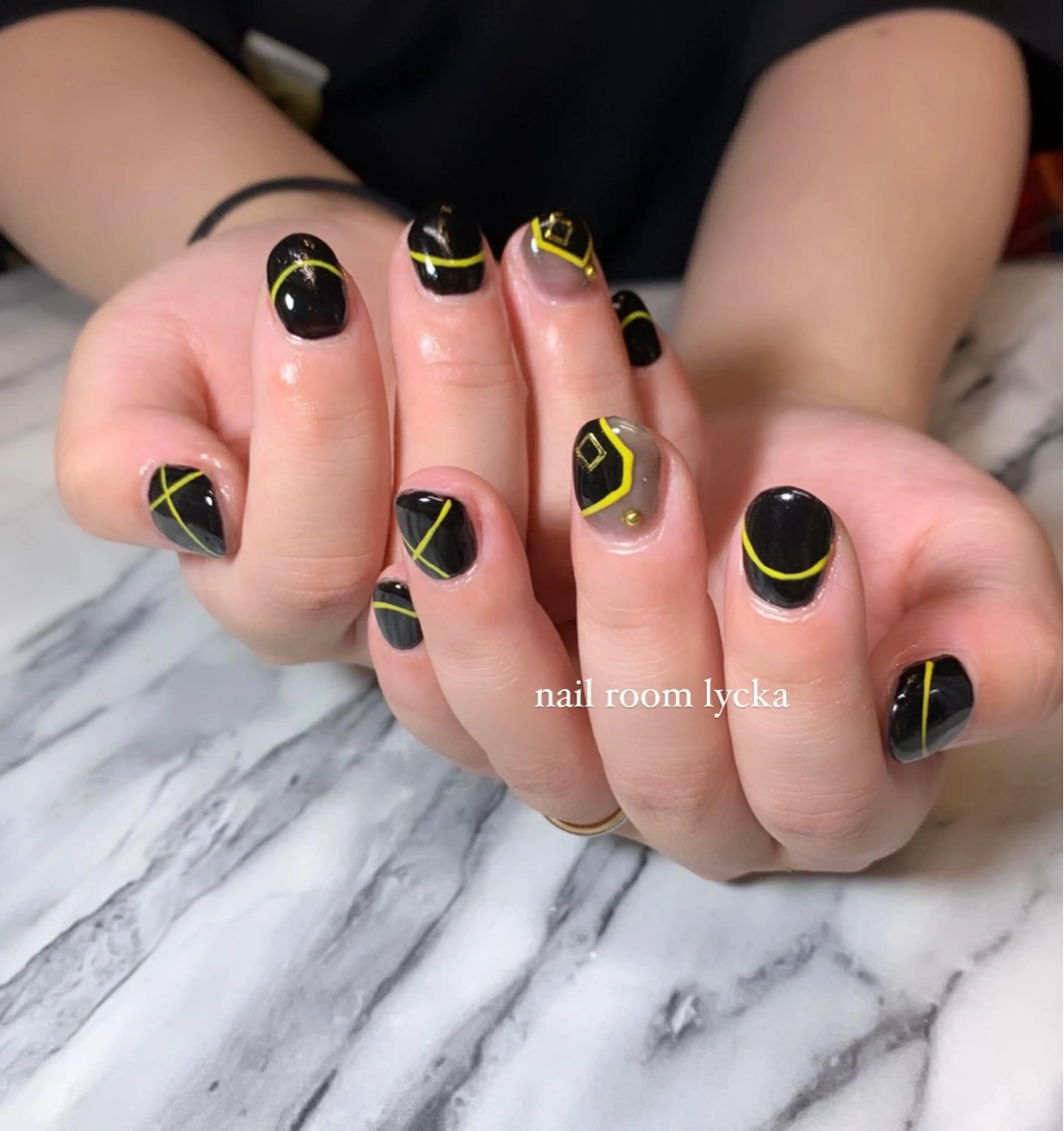 ネイル ﾈｲﾙﾙｰﾑﾘｯｶ 𝐦𝐚𝐲𝐮のネイルデザイン