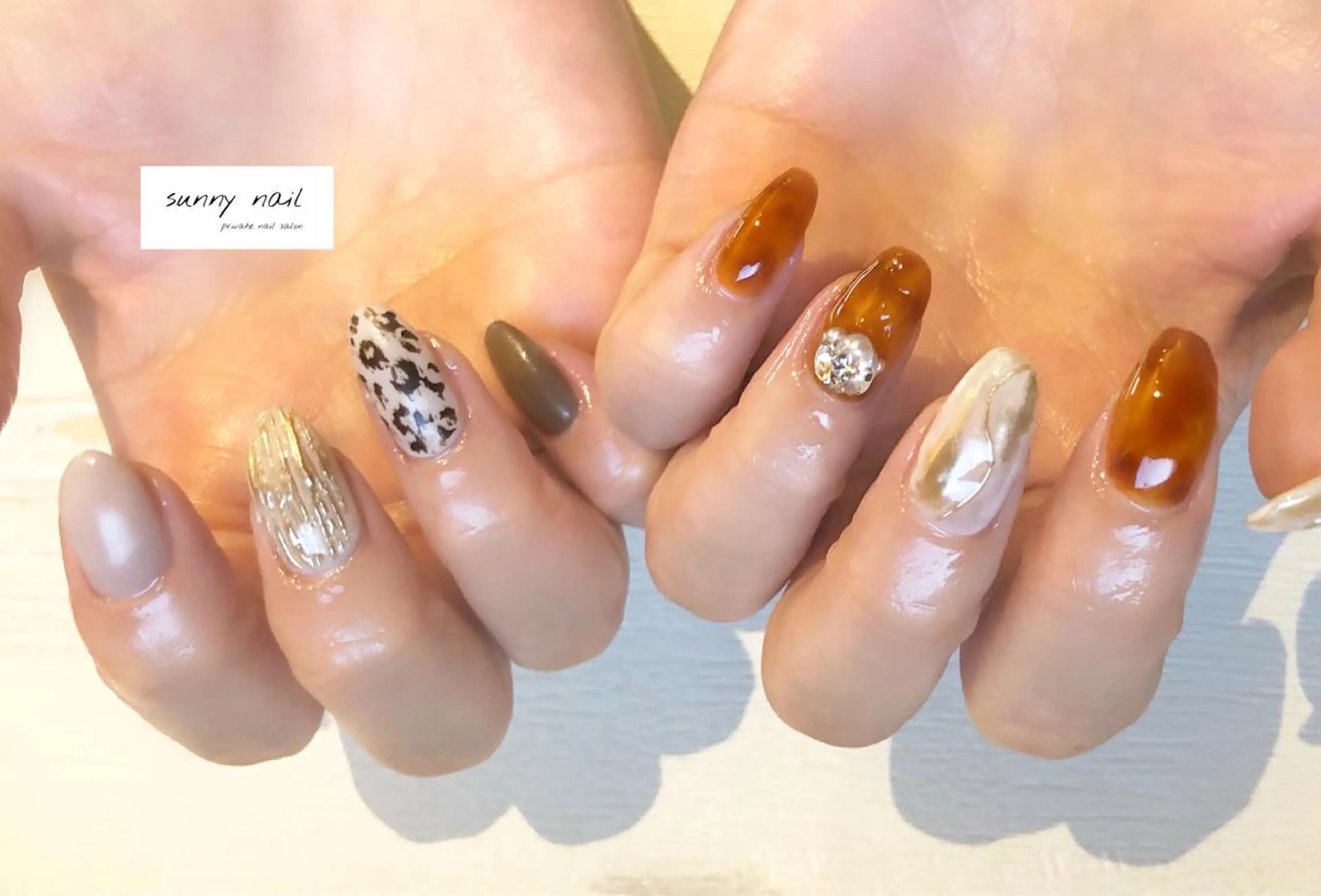 ネイル アニマル柄 アートネイル べっ甲ネイル ブラウン ジェルネイル sunny nailのネイルデザイン