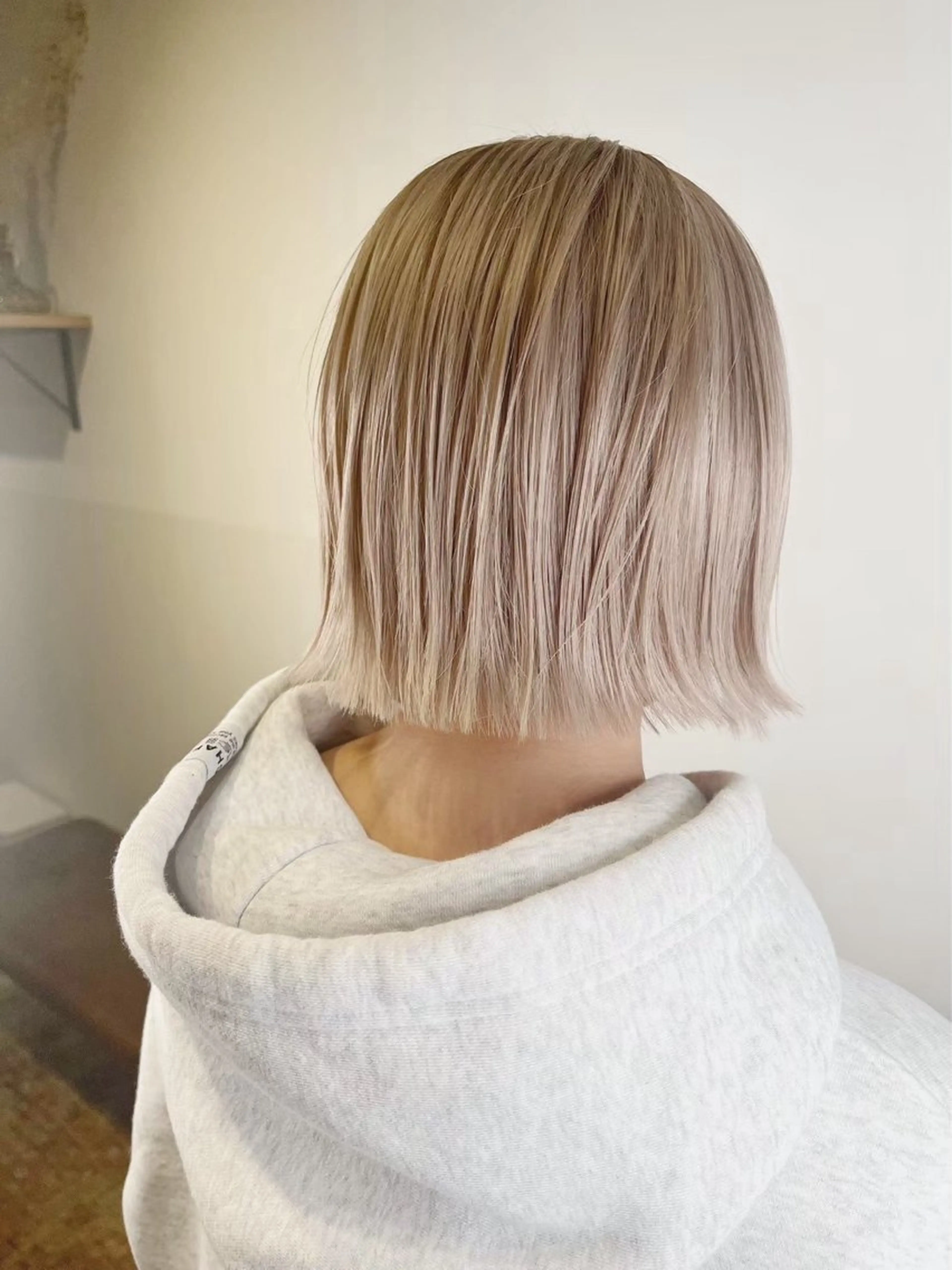 ミディアム カラー 切りっぱなしボブ イルミナカラー ボブ ◎ブリーチ・レイヤー 特化TOSHIKI◎のヘアスタイル