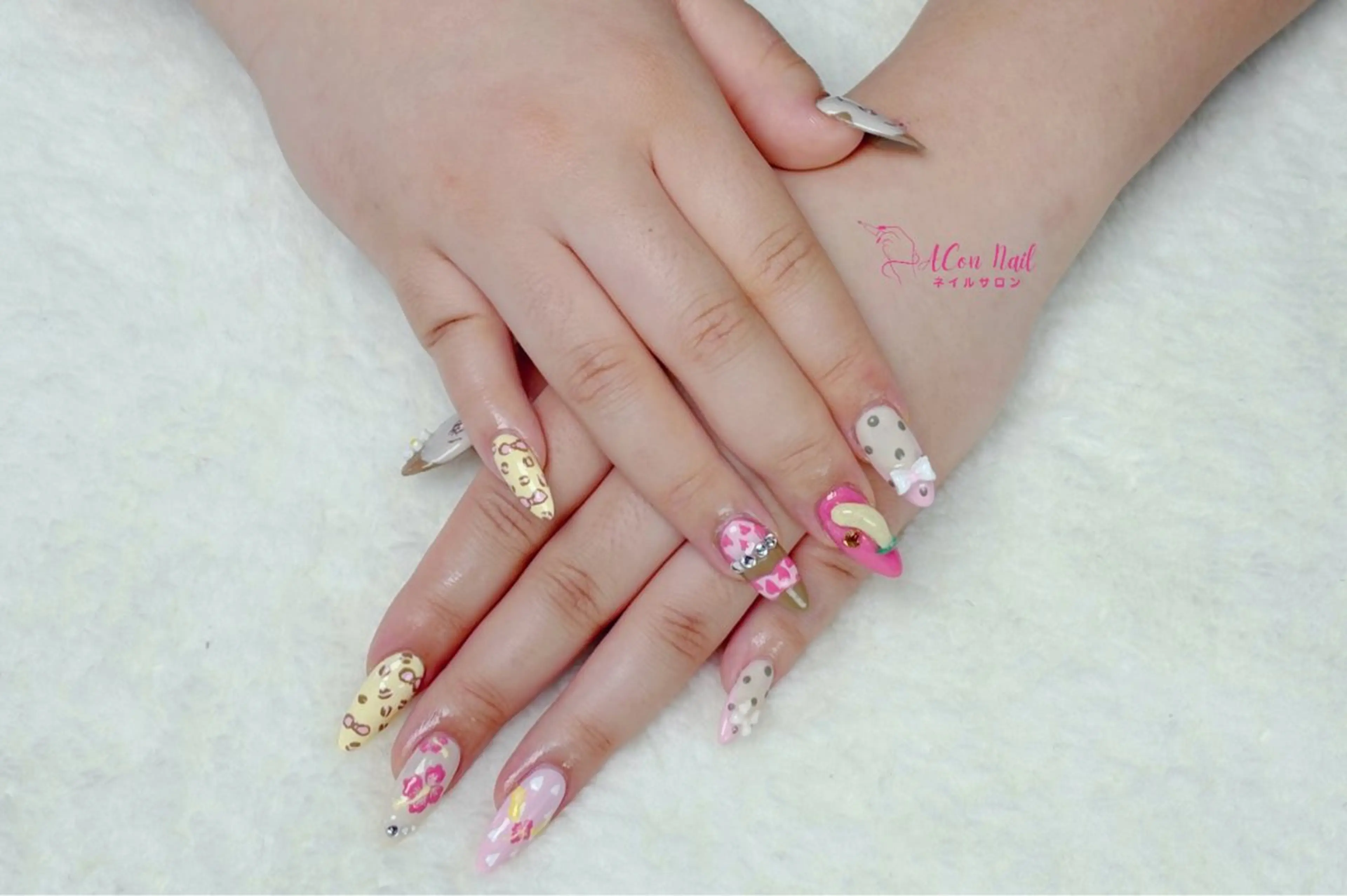 ネイル 桜ネイル 長さ出し フラワーネイル フレンチネイル ジェルネイル ハンドネイル AConNailSalon所属・ACon NailSalonのネイルデザイン