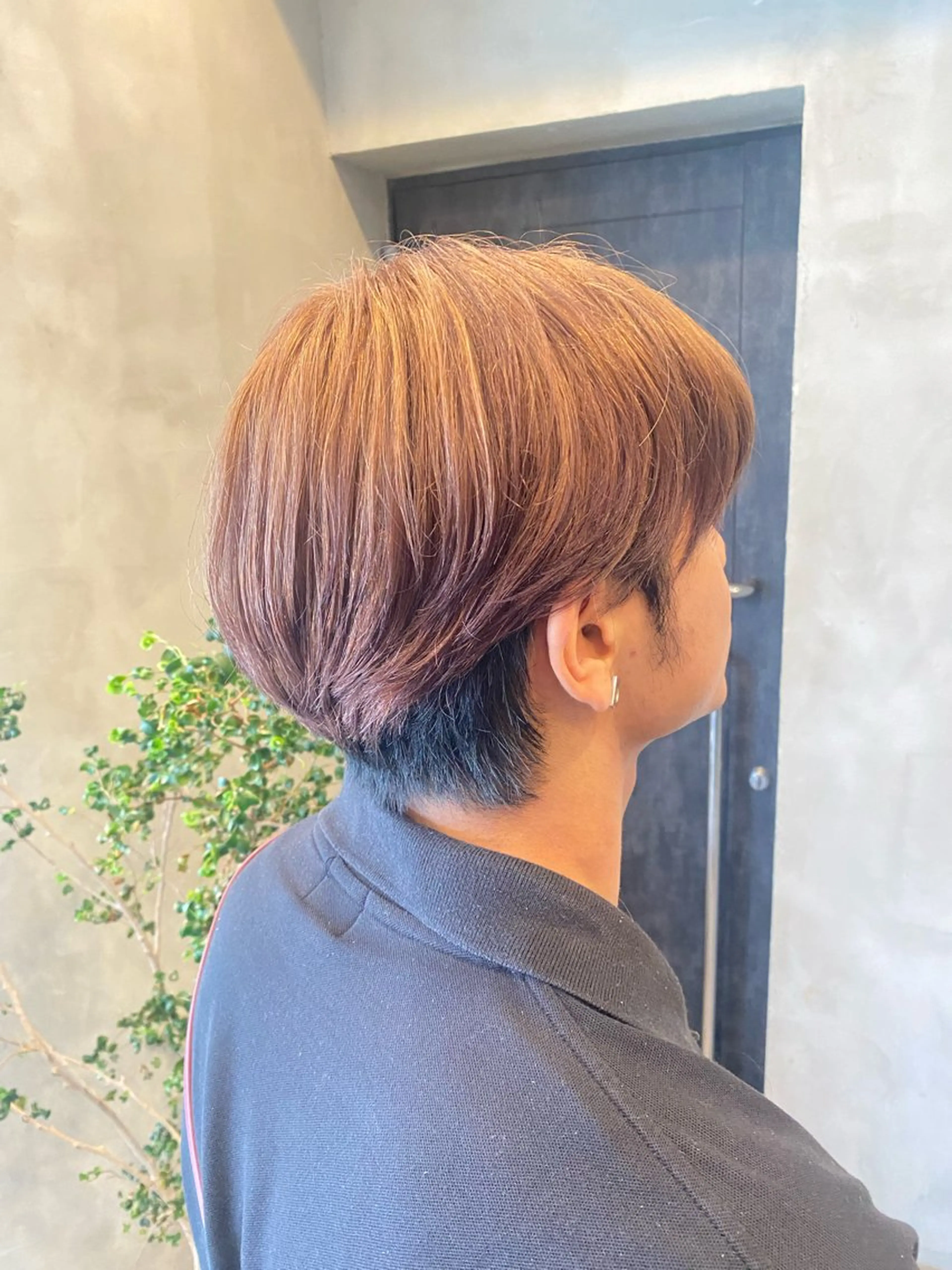 カラー メンズ メンズブリーチ センターパート ブリーチ あいさ🤍ムラ無しカ ラー🤍のヘアスタイル