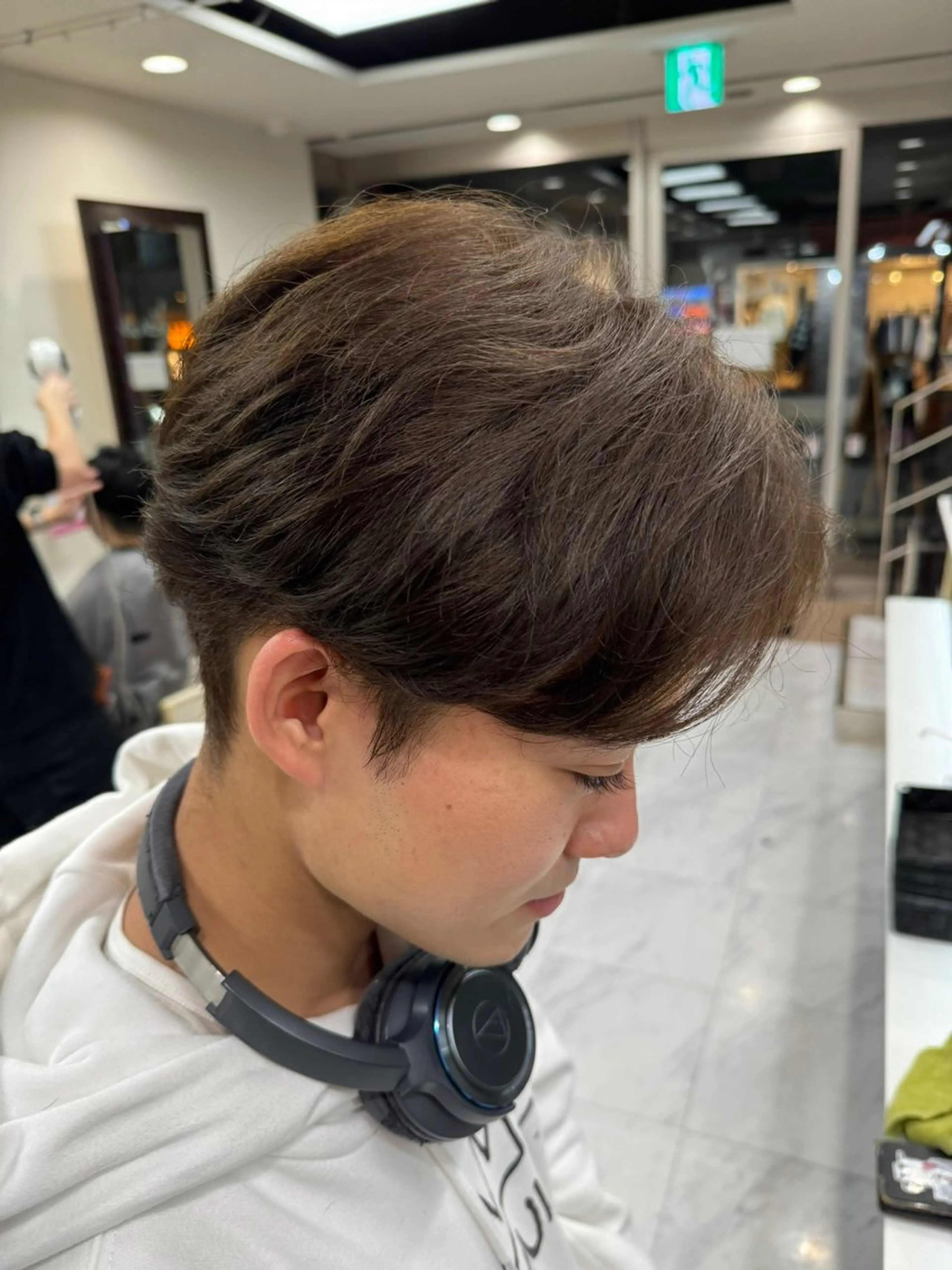 ショート カラー ヘアアレンジ メンズ メンズブリーチ メンズハイライト メンズハイトーン メンズインナーカラー メンズ韓国風 カット ヘアカラー トリートメント ヘッドスパ ヘアセット 目黒 碧人のヘアスタイル