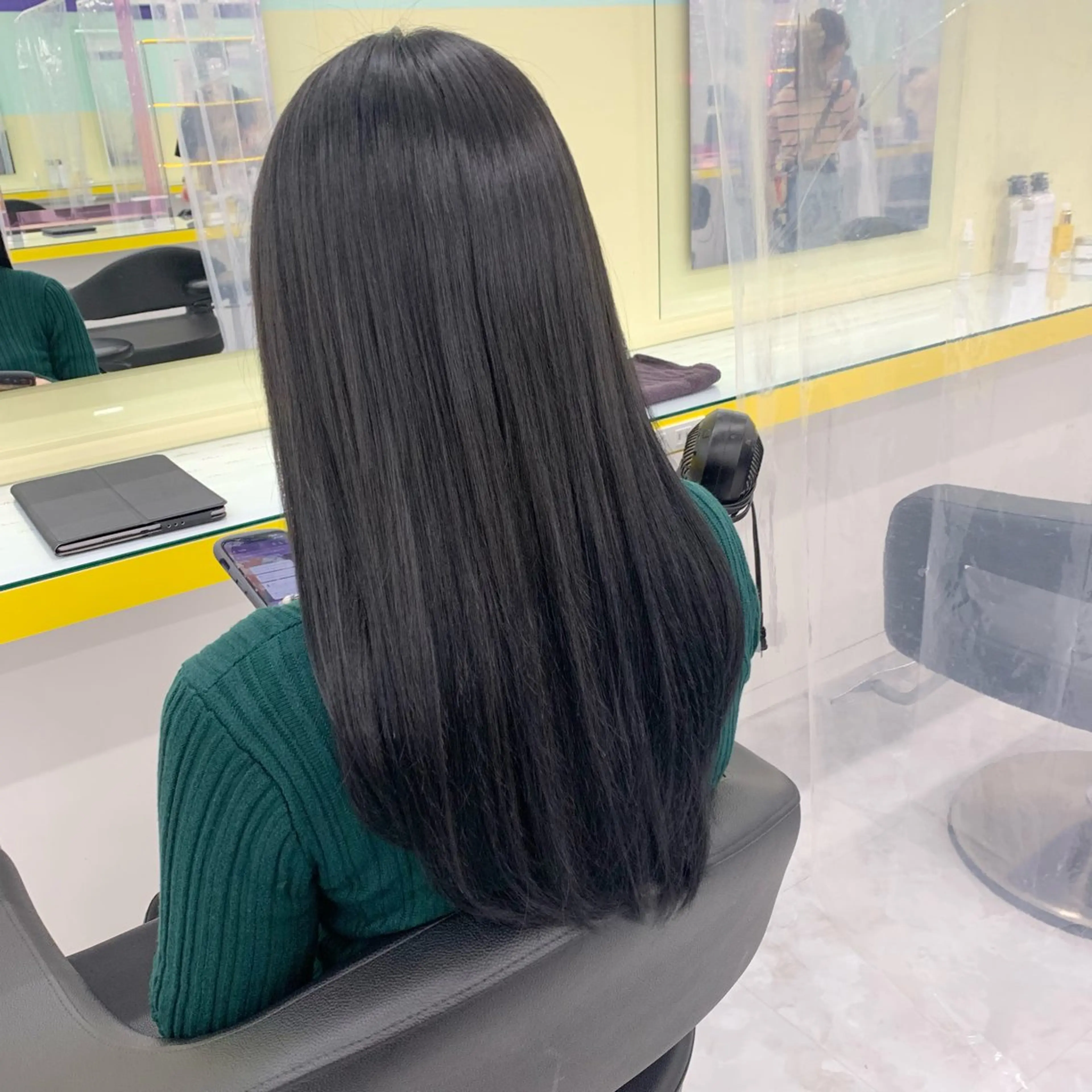 セミロング カラー ヘアアレンジ 黒髪 ヘアカラー トリートメント ヘッドスパ ヘアセット 艶カラー の達人のヘアスタイル