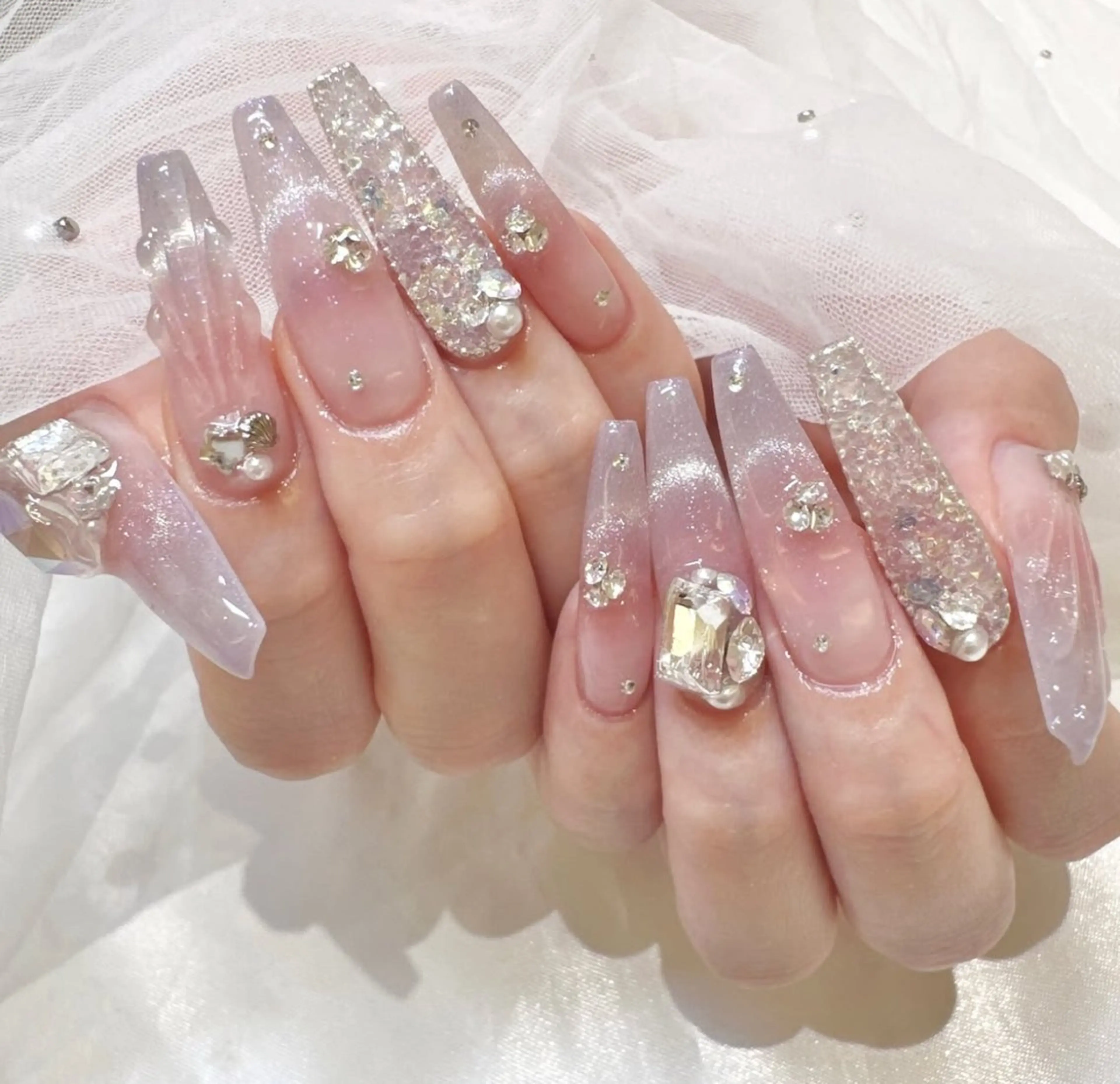 ネイル アートネイル フラワーネイル フレンチネイル ジェルネイル グラデーション ハンドネイル Ryunail所属・Ryu Nail NekoChanのネイルデザイン