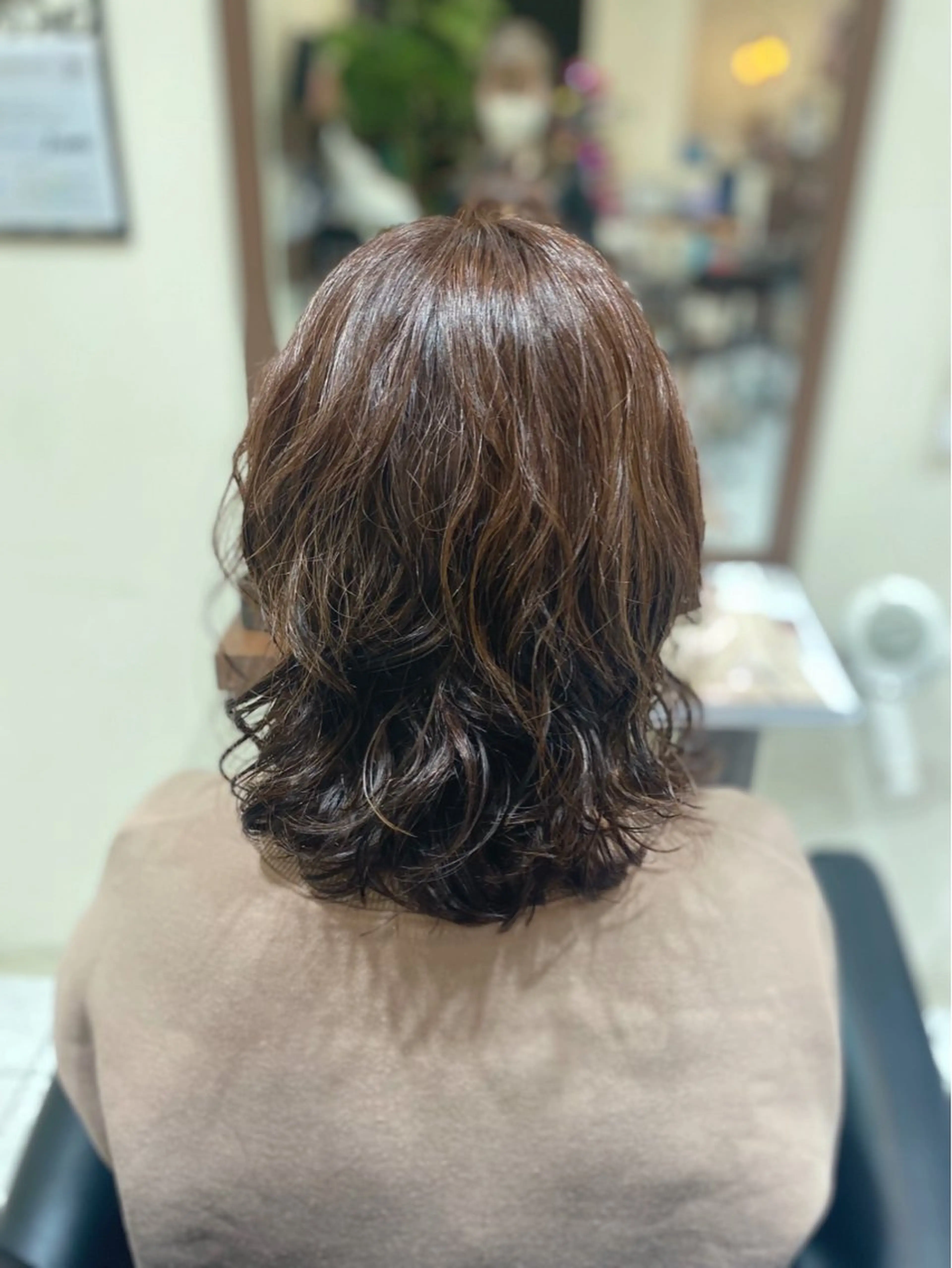 セミロング セミロングパーマ カット パーマ トリートメント 横手 亜紀のヘアスタイル