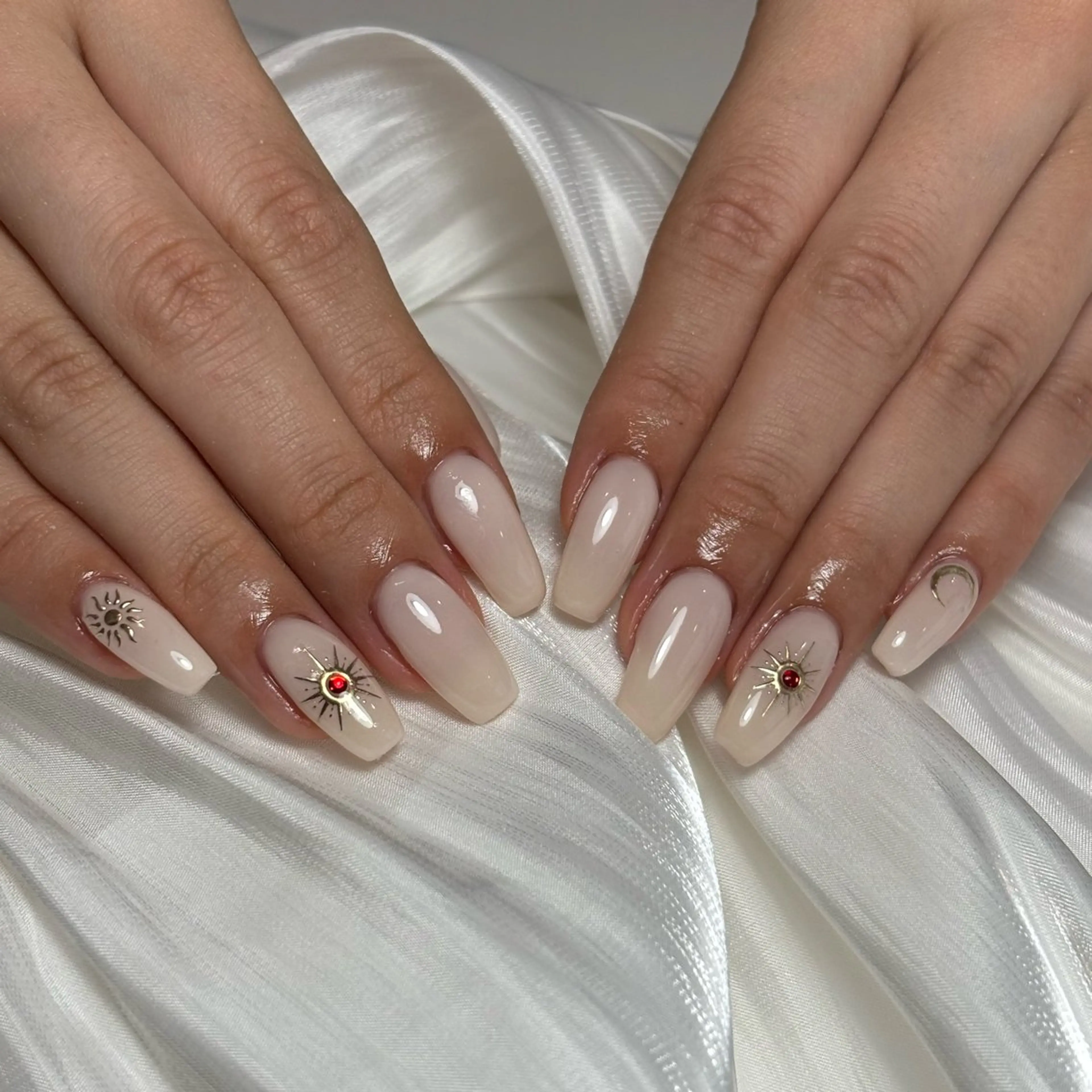 ネイル ホワイト soi. ソワのネイルデザイン