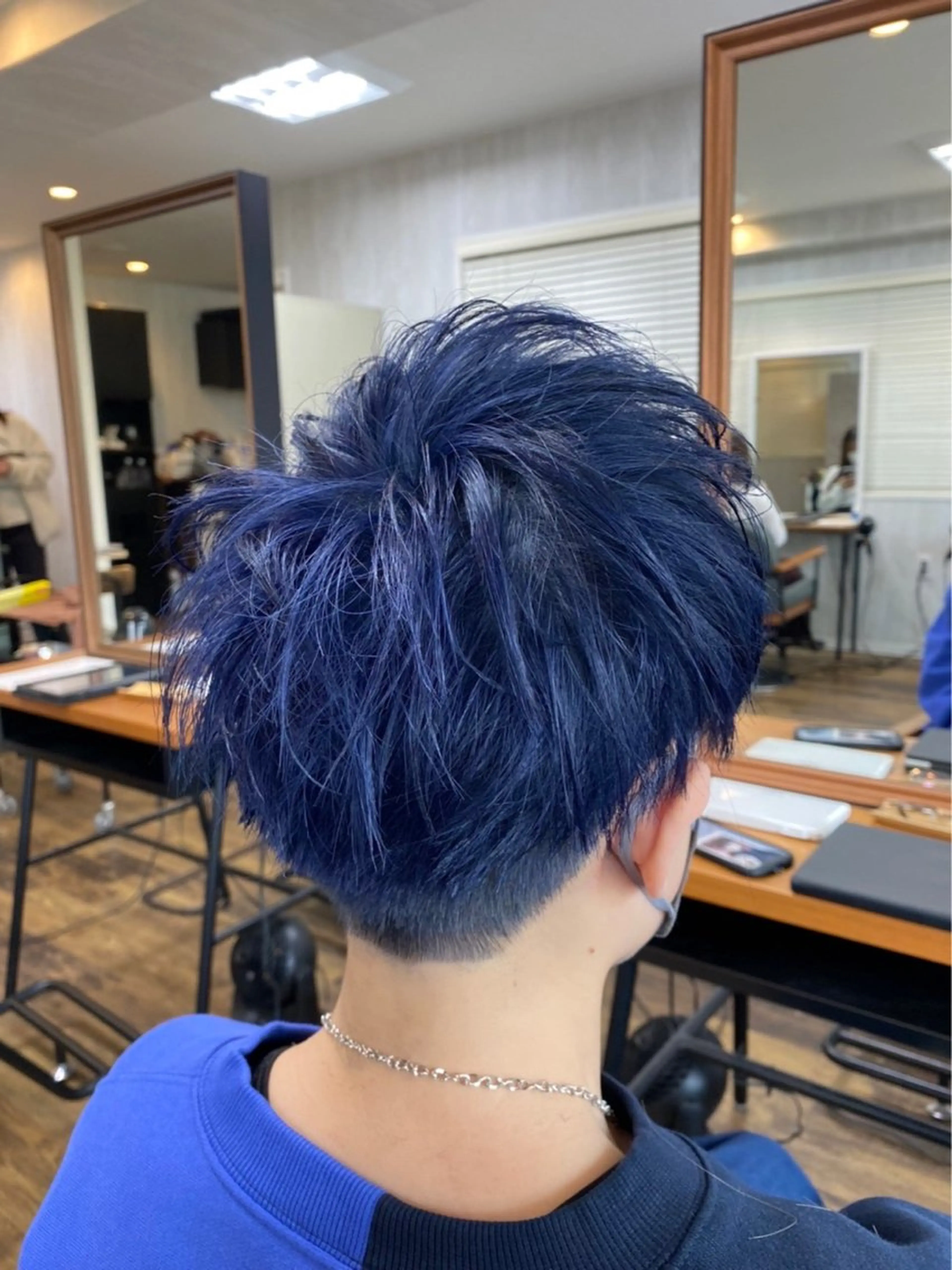 カラー メンズ メンズブリーチ ブリーチ ネイビーカラー TELA HAIR 瑞江店所属・髪質改善⭐️透明感 片塩のヘアスタイル