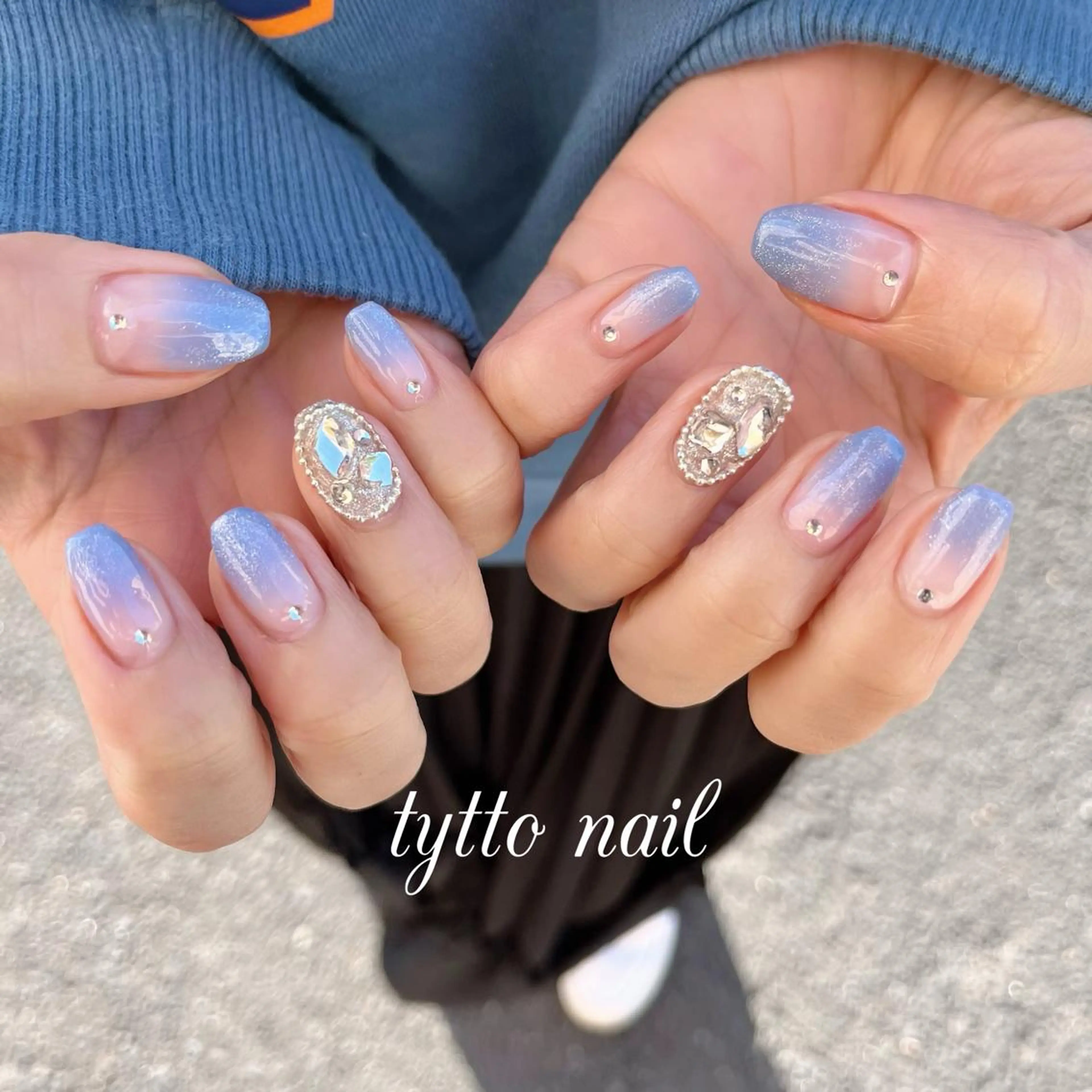 ネイル ブルー グラデーション キラキラネイル 韓国ネイル マグネットネイル ハンドネイル tytto nail ❤︎‪‪eri‪‪のネイルデザイン