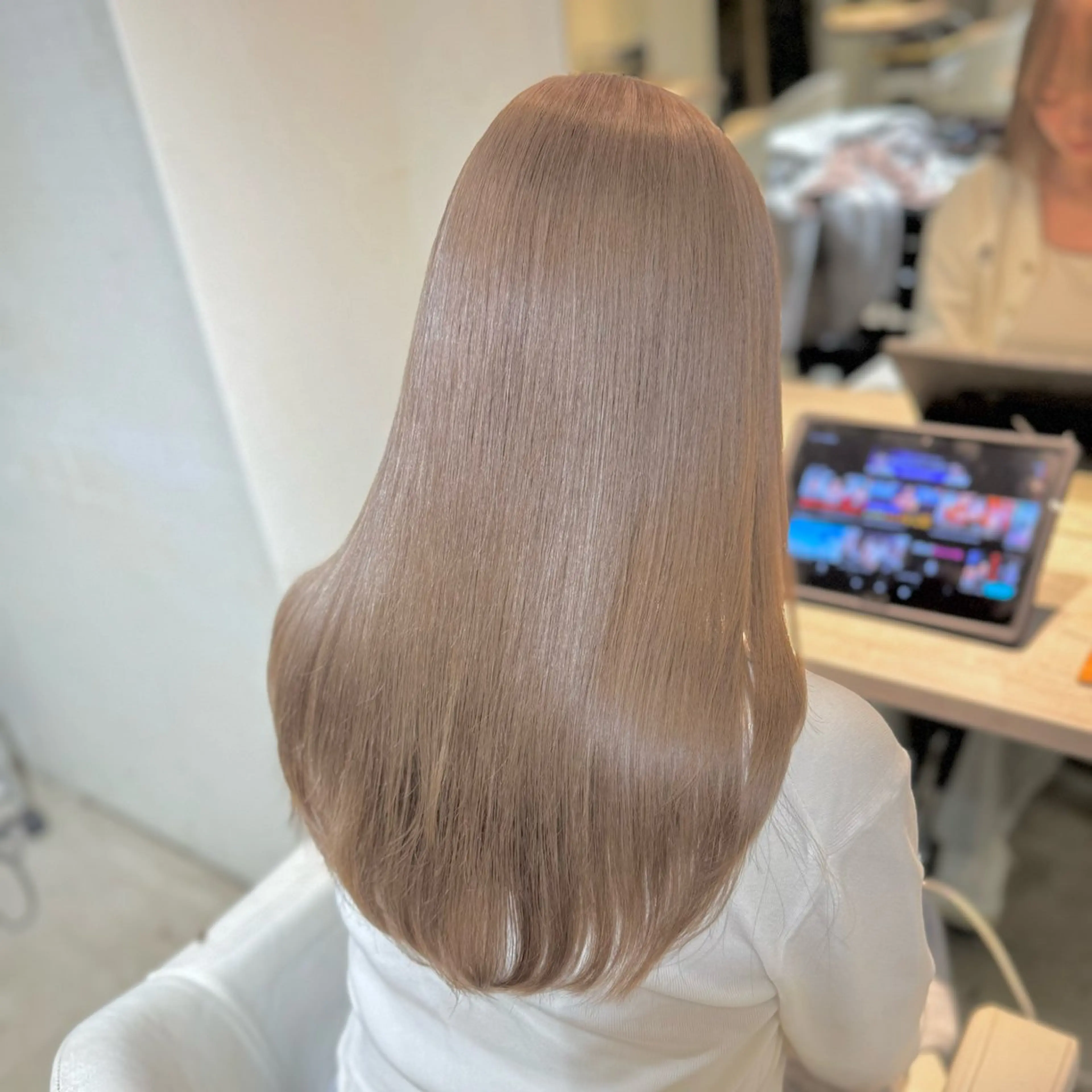 ロング カラー ベージュカラー ブリーチ ホワイトベージュ ヘアカラー トリートメント 🦋🫧艶髪カラー 🫧🦋あいりのヘアスタイル